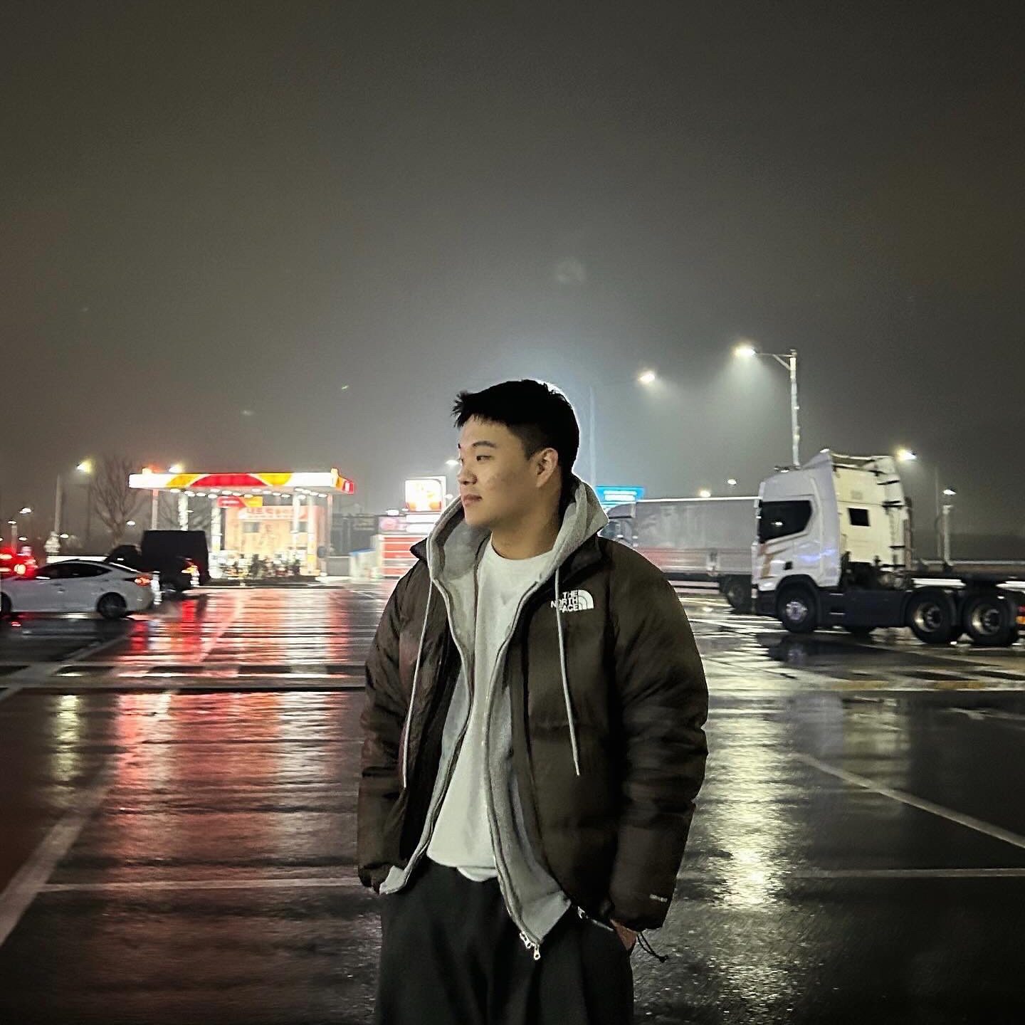The North Face 1996 Water Shield Nuptse Jacket Beige Brown 착용 스타일 - 2