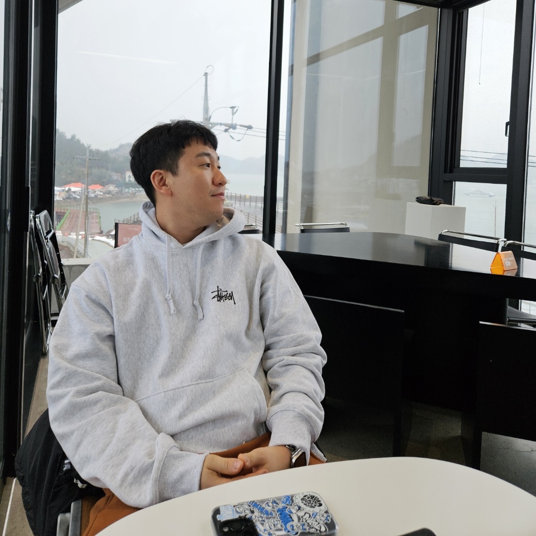 Stussy Basic Stussy Hoodie Ash Heather 2023, The North Face 1996 Eco Nuptse Jacket Black 착용 스타일 - 1