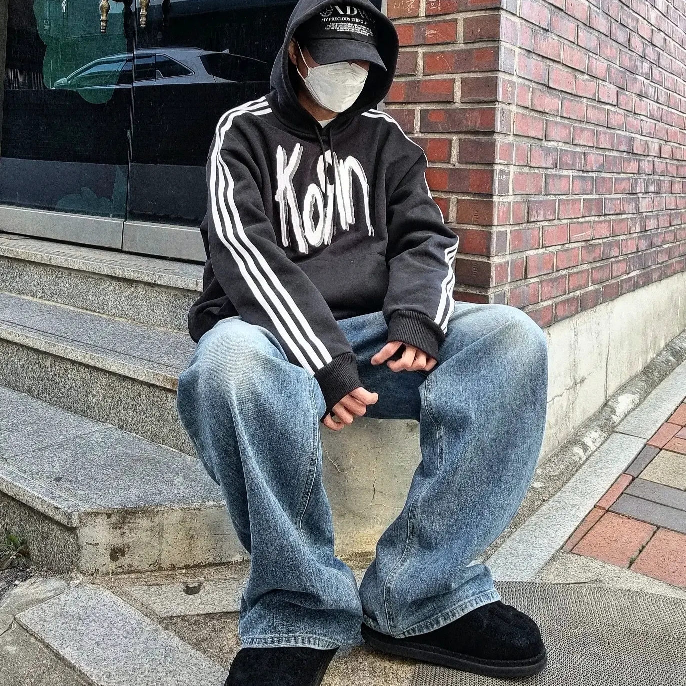 Adidas x KoRn Hoodie Black - KR Sizing, Kinchi x Yiyae Bone Mule Black 착용 스타일 - 1