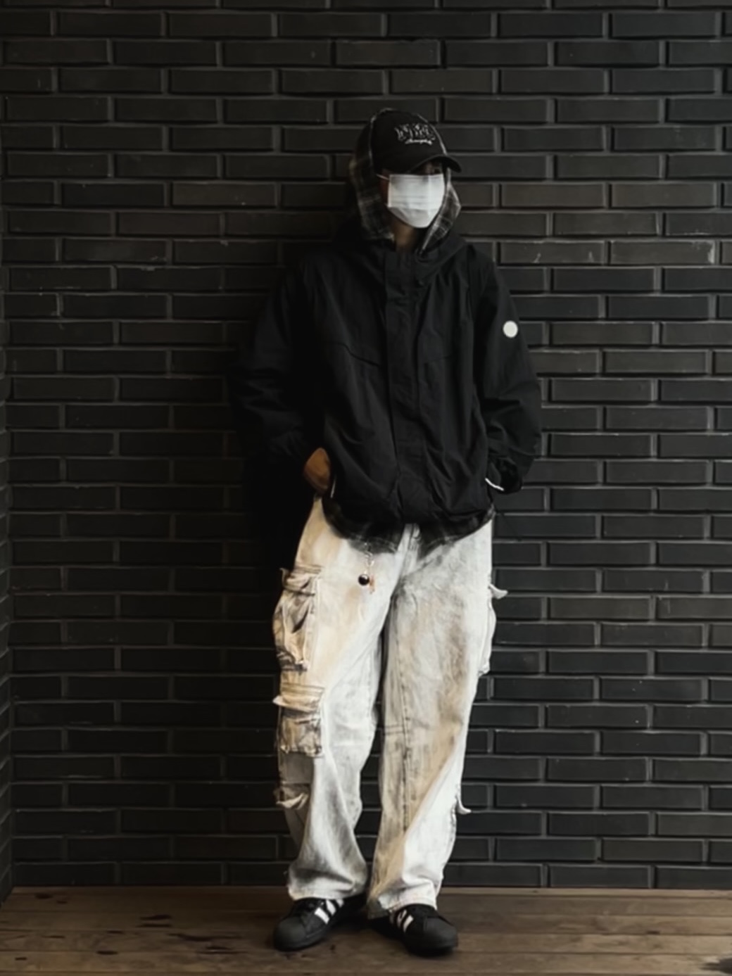 Adidas Superstar Core Black White 착용 스타일 - 2