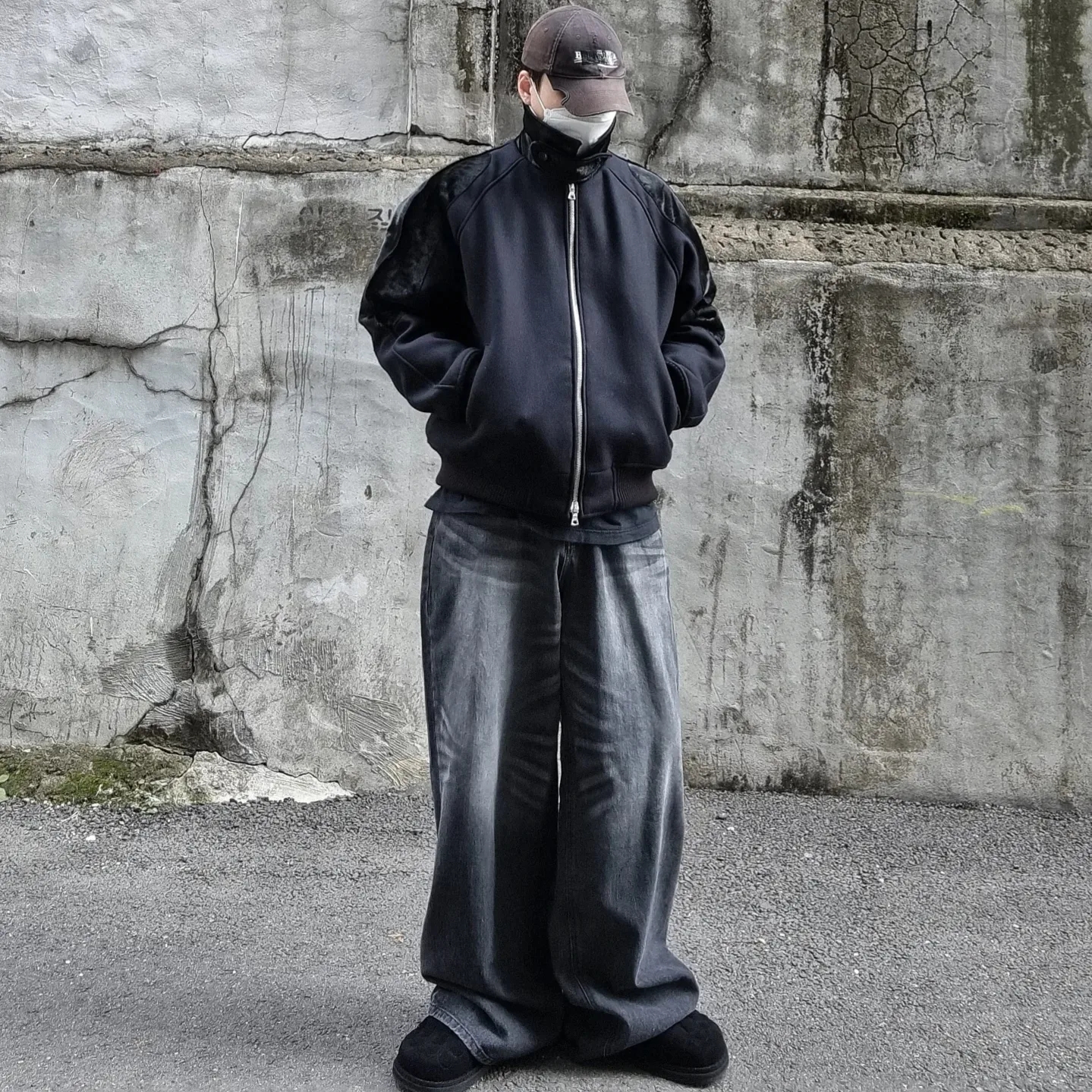Undermycar Legiana Calf Hair Blouson Iris - 23FW, Balenciaga Gaffer Cap Black 착용 스타일 - 2