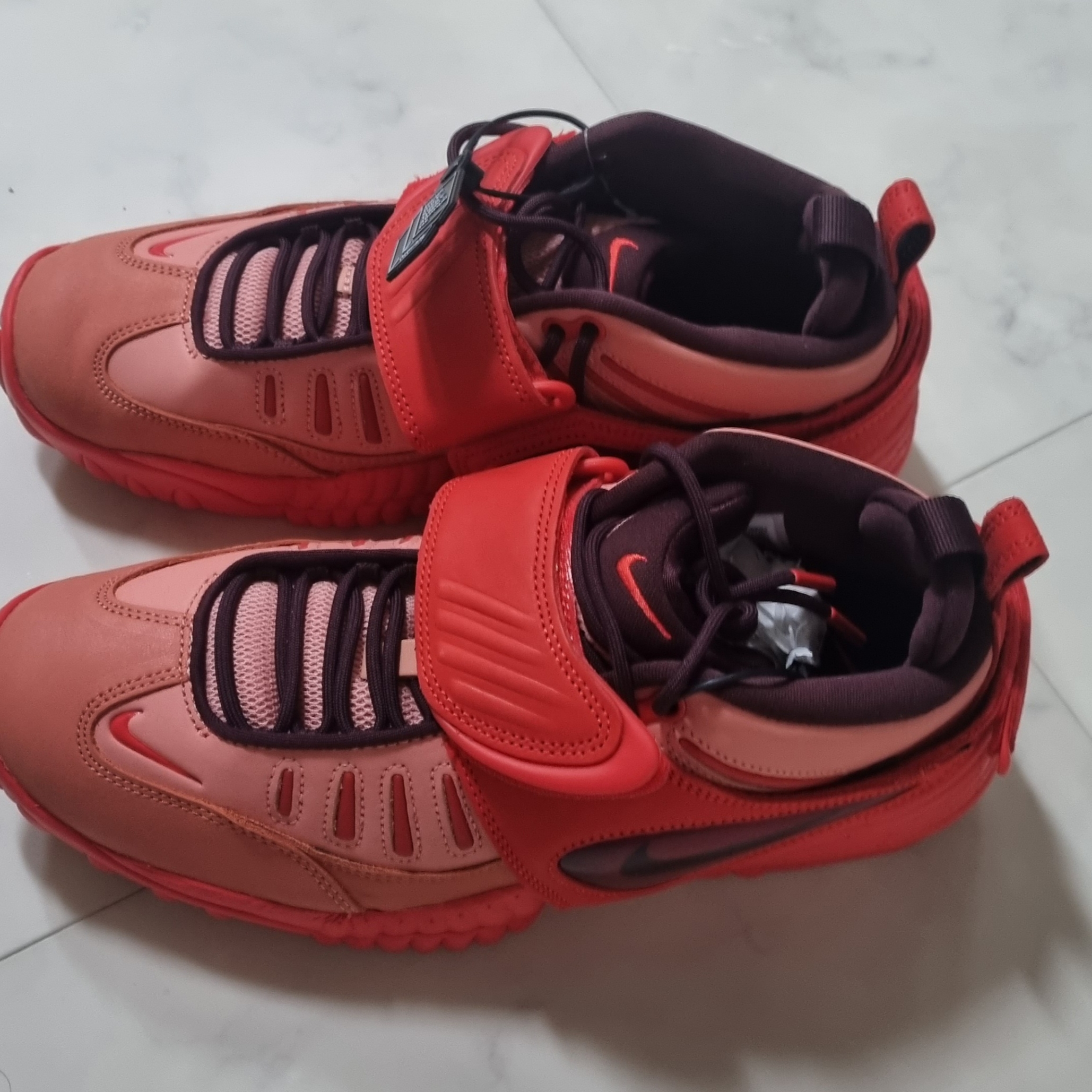 Nike x Ambush Air Adjust Force SP Light Madder Root and Burgundy Crush 착용 스타일