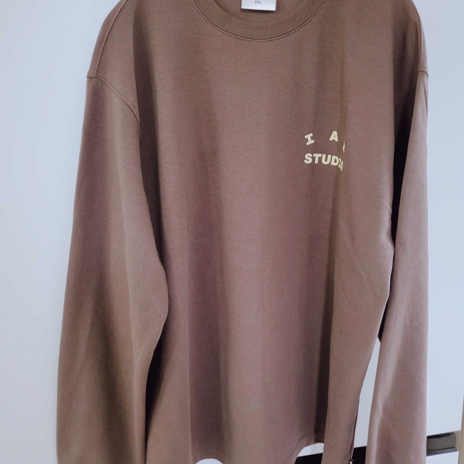 IAB Studio Long Sleeve Choco Cream 착용 스타일 - 2