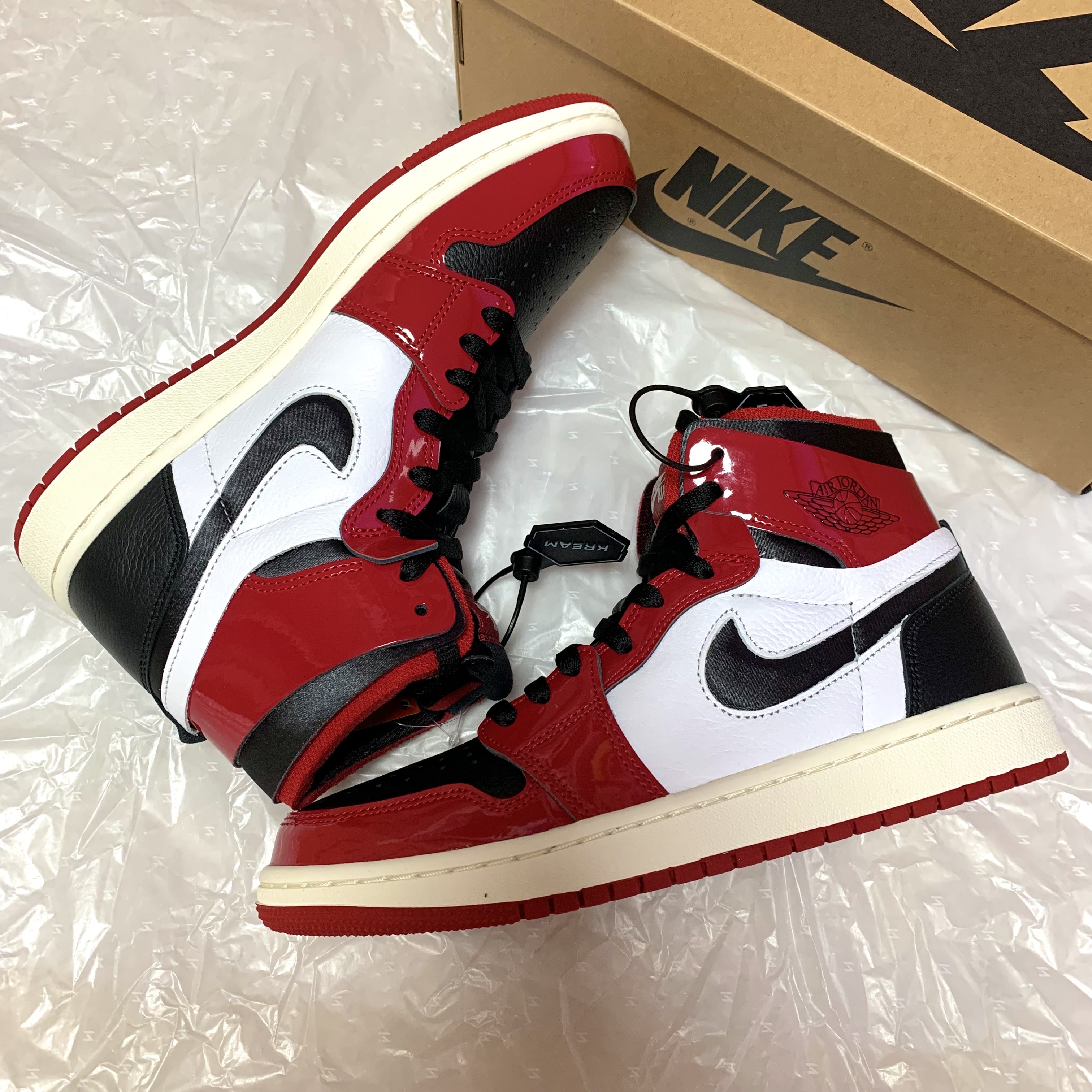 (W) Jordan 1 Zoom Air CMFT Gym Red Black 착용 스타일 - 3