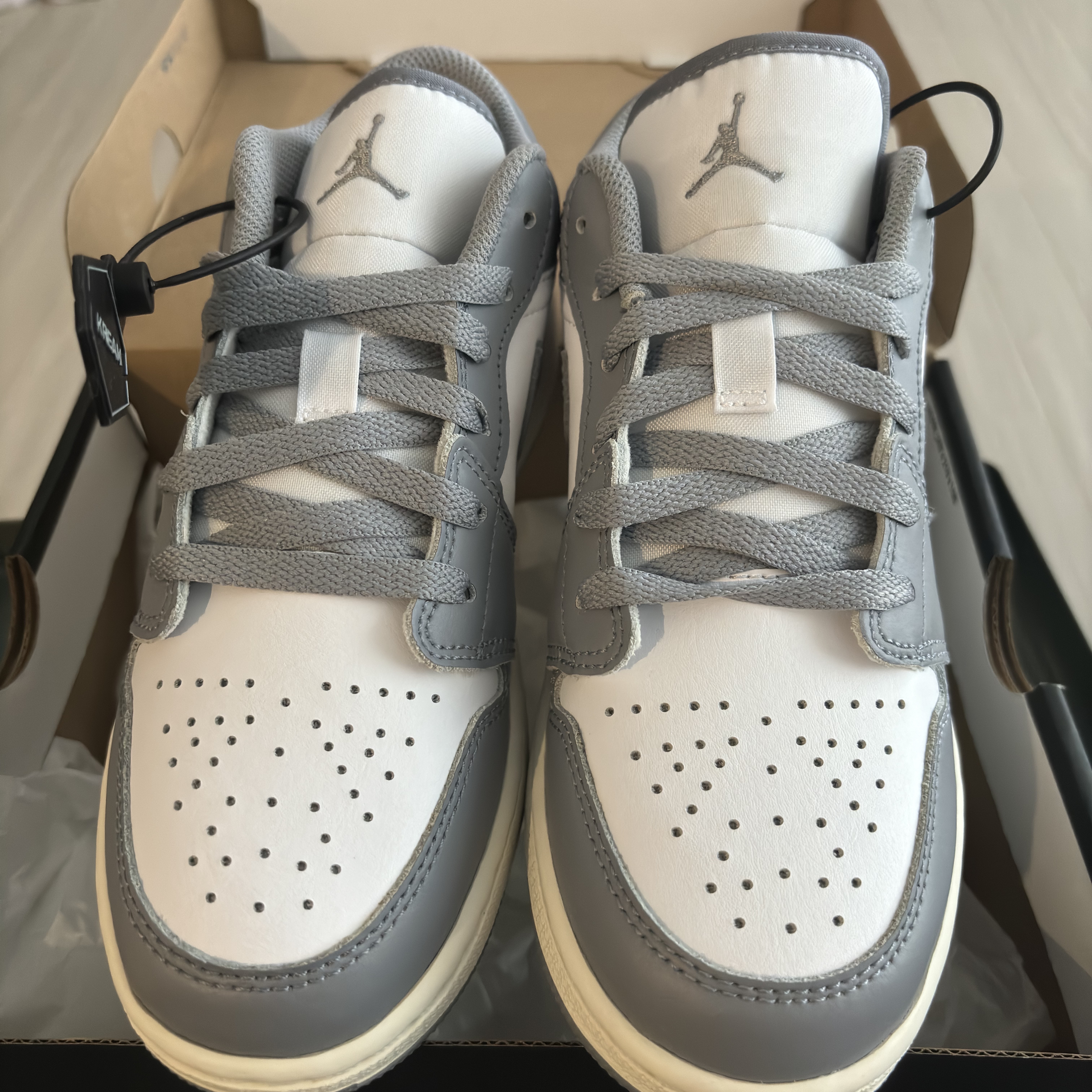(GS) Jordan 1 Low Stealth and White 착용 스타일
