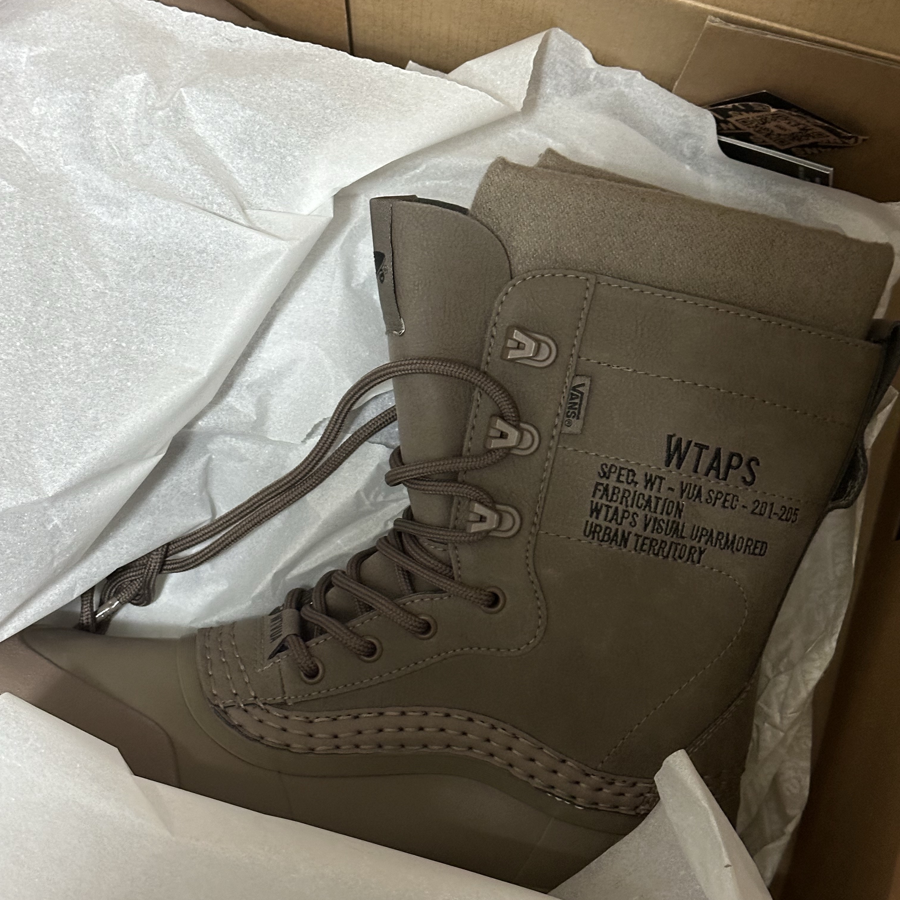 Vans Vault x WTAPS Standard Snow MTE Coyote, Undermycar Goldentouch Damage Wahsed Hood Skully - 23SS 착용 스타일 - 3