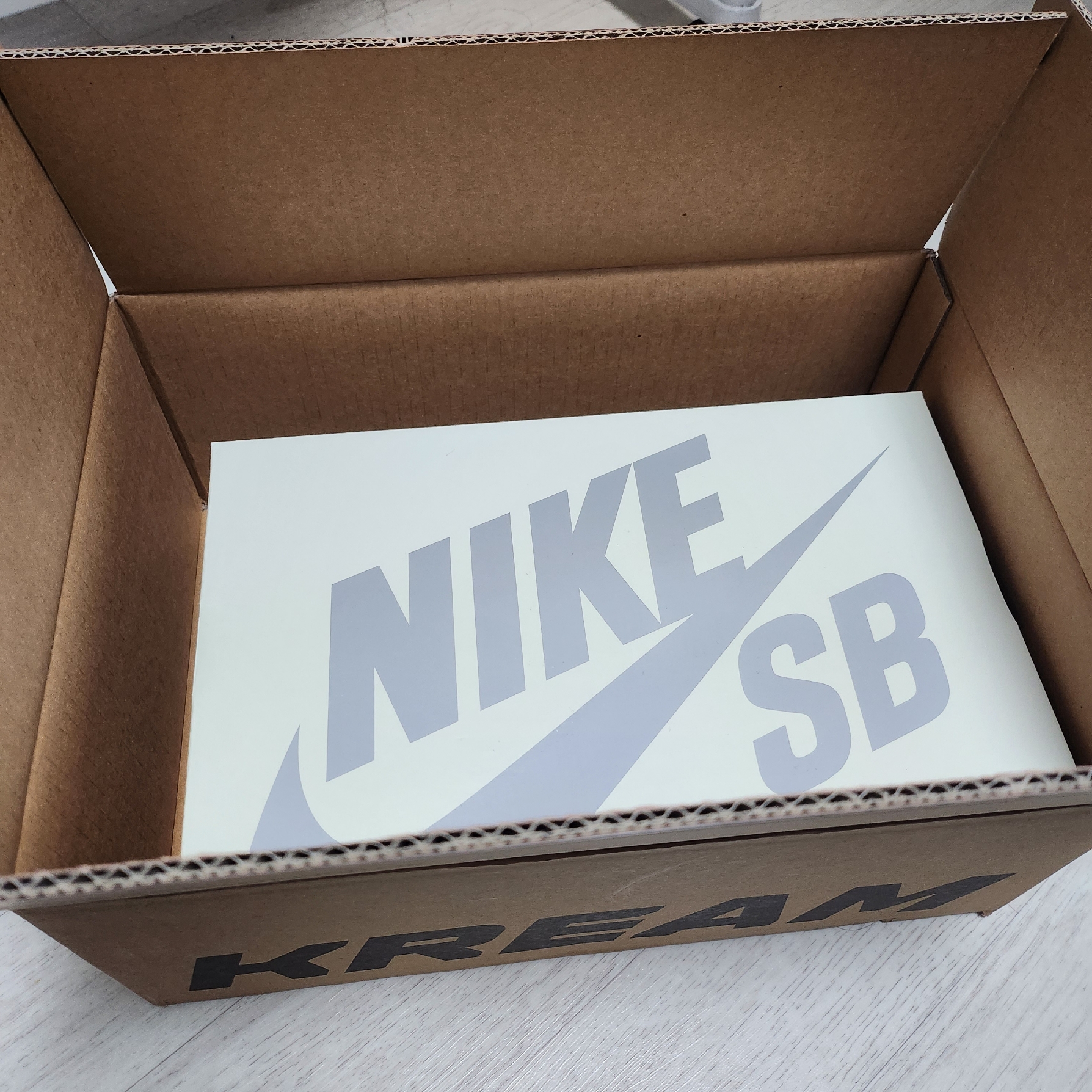 Nike x April Skateboards SB Dunk Low Pro QS Racer Blue Metallic Silver 착용 스타일 - 1