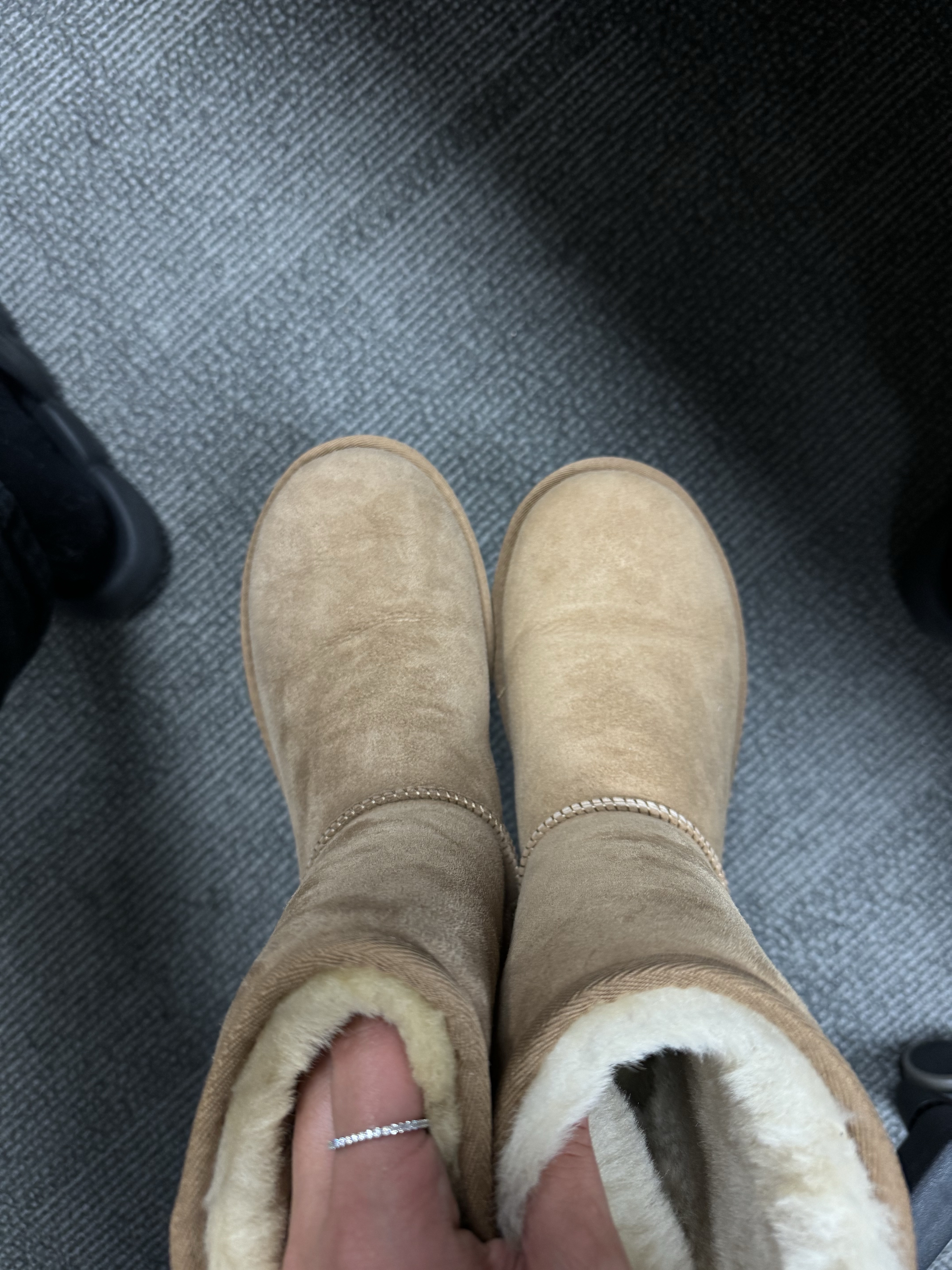 (W) UGG Classic Short II Boots Chestnut 착용 스타일 - 4