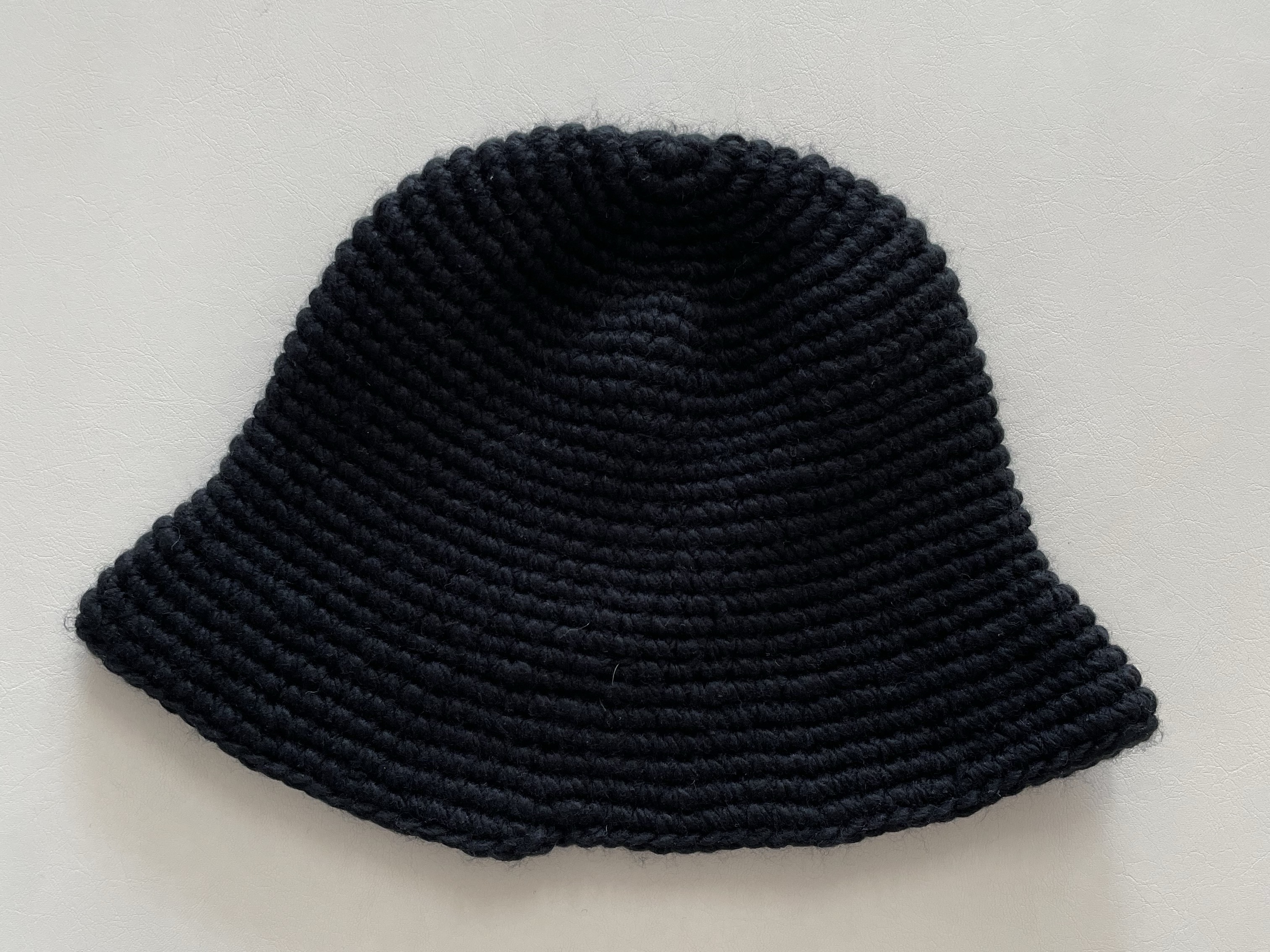 Stussy SS Link Knit Bucket Hat Black 착용 스타일 - 2