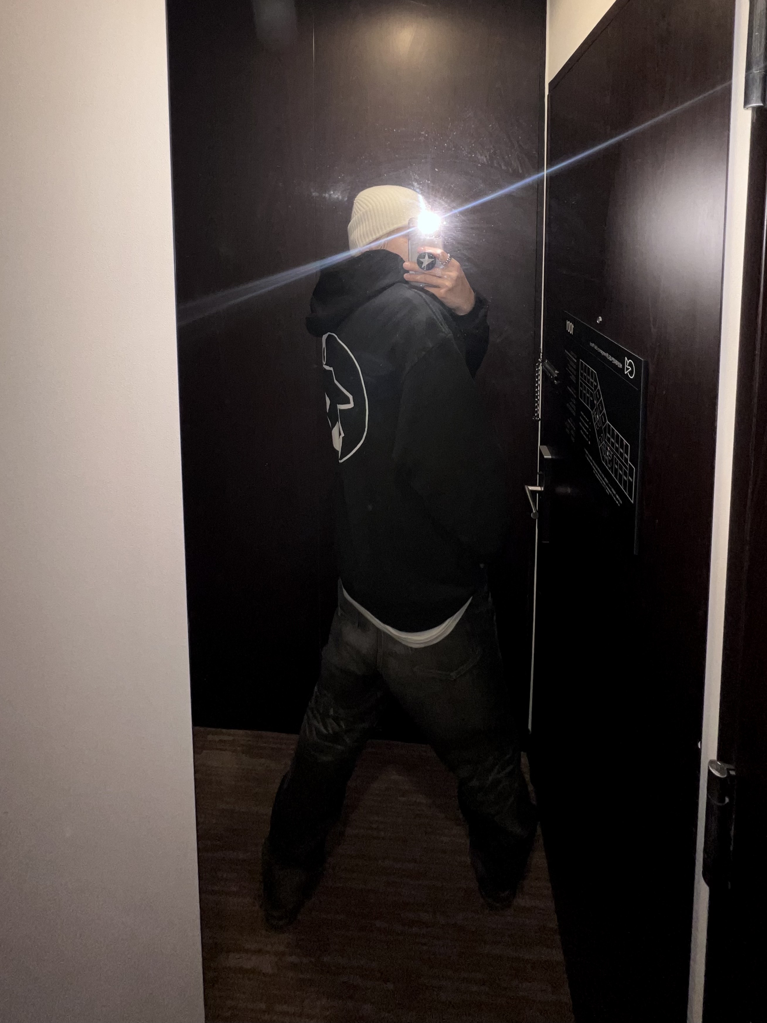 Stussy x Our Legacy Work Shop Surfman Pigment Dyed Hoodie Black 착용 스타일 - 1