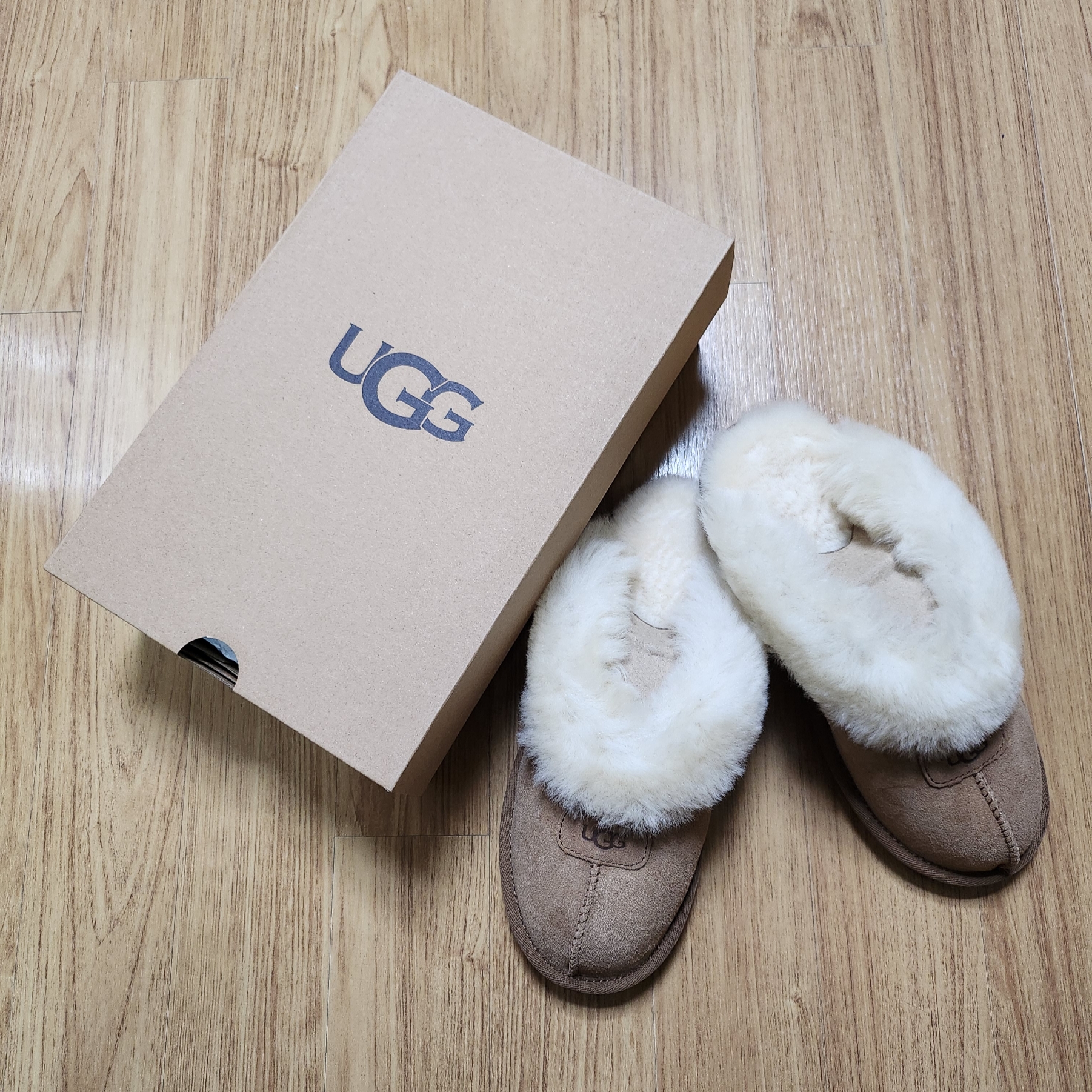 (W) UGG Coquette Slipper Chestnut 착용 스타일