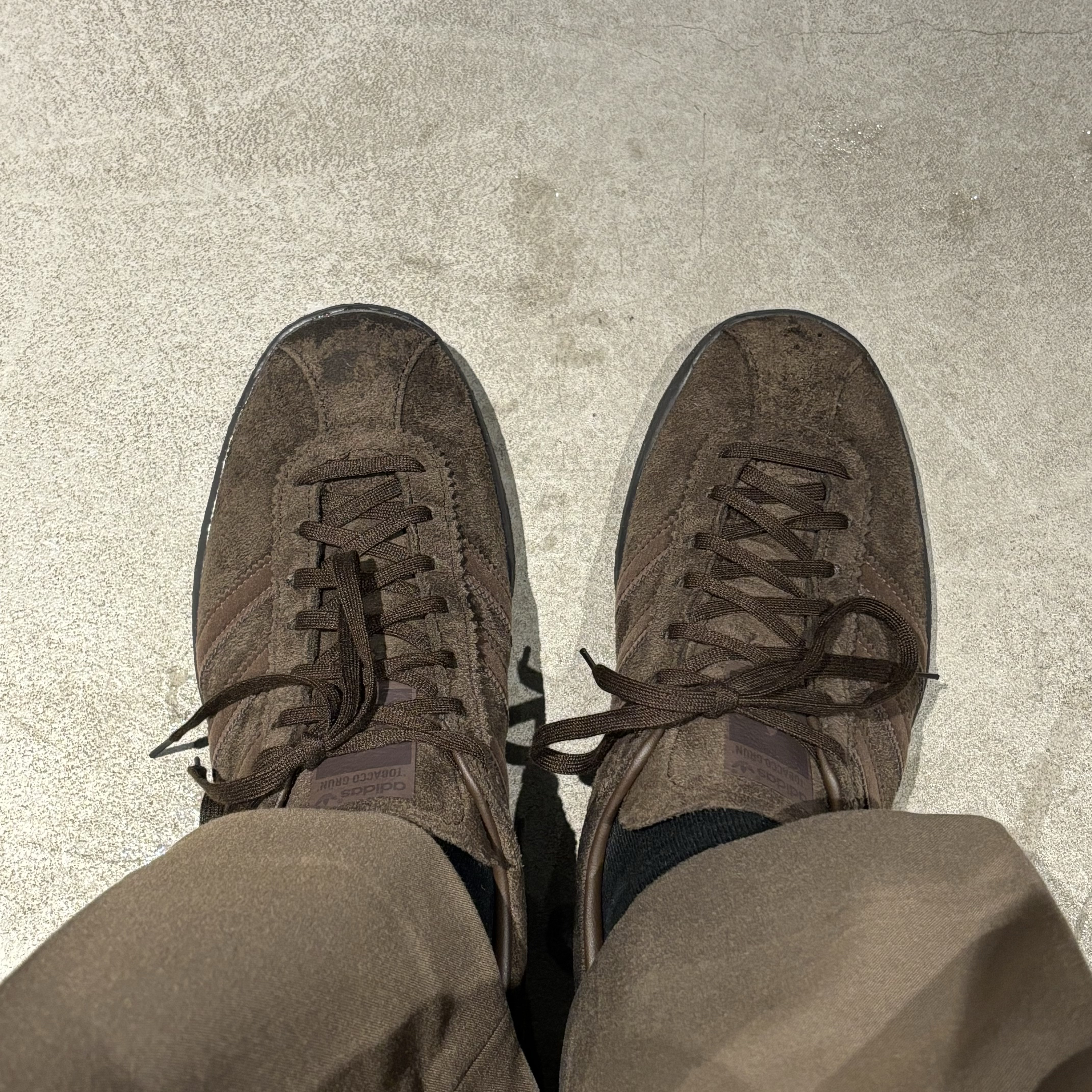 Adidas Tobacco Gruen Dark Brown 착용 스타일