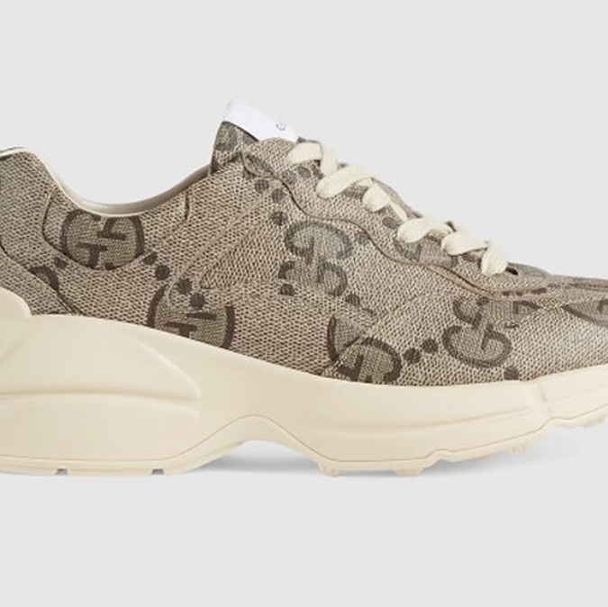 (W) Gucci Rhyton 100th Anniversary Sneakers GG Supreme Beige Ebony 착용 스타일 - 5