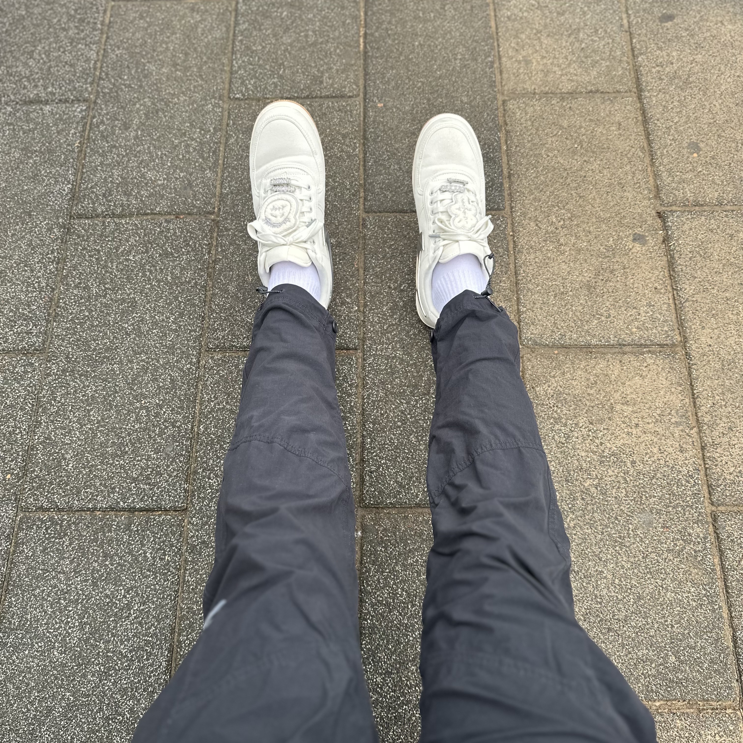 Nike x Travis Scott Air Force 1 Low Sail 착용 스타일 - 1