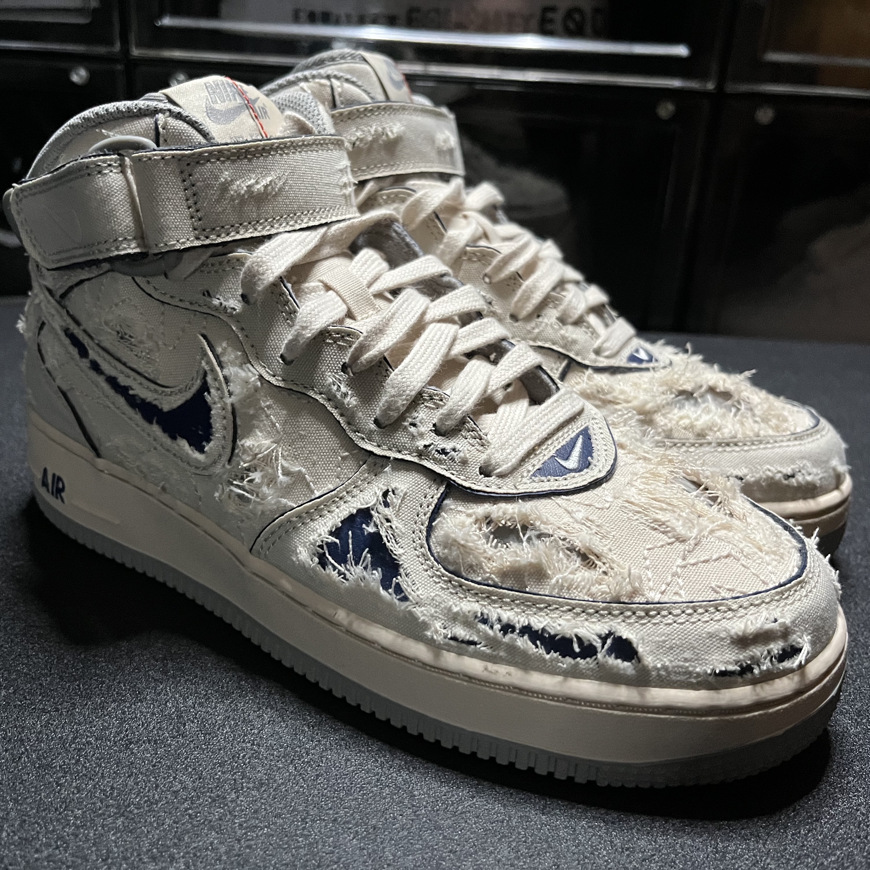 Nike Air Force 1 Mid '07 Pearl White 착용 스타일 - 1