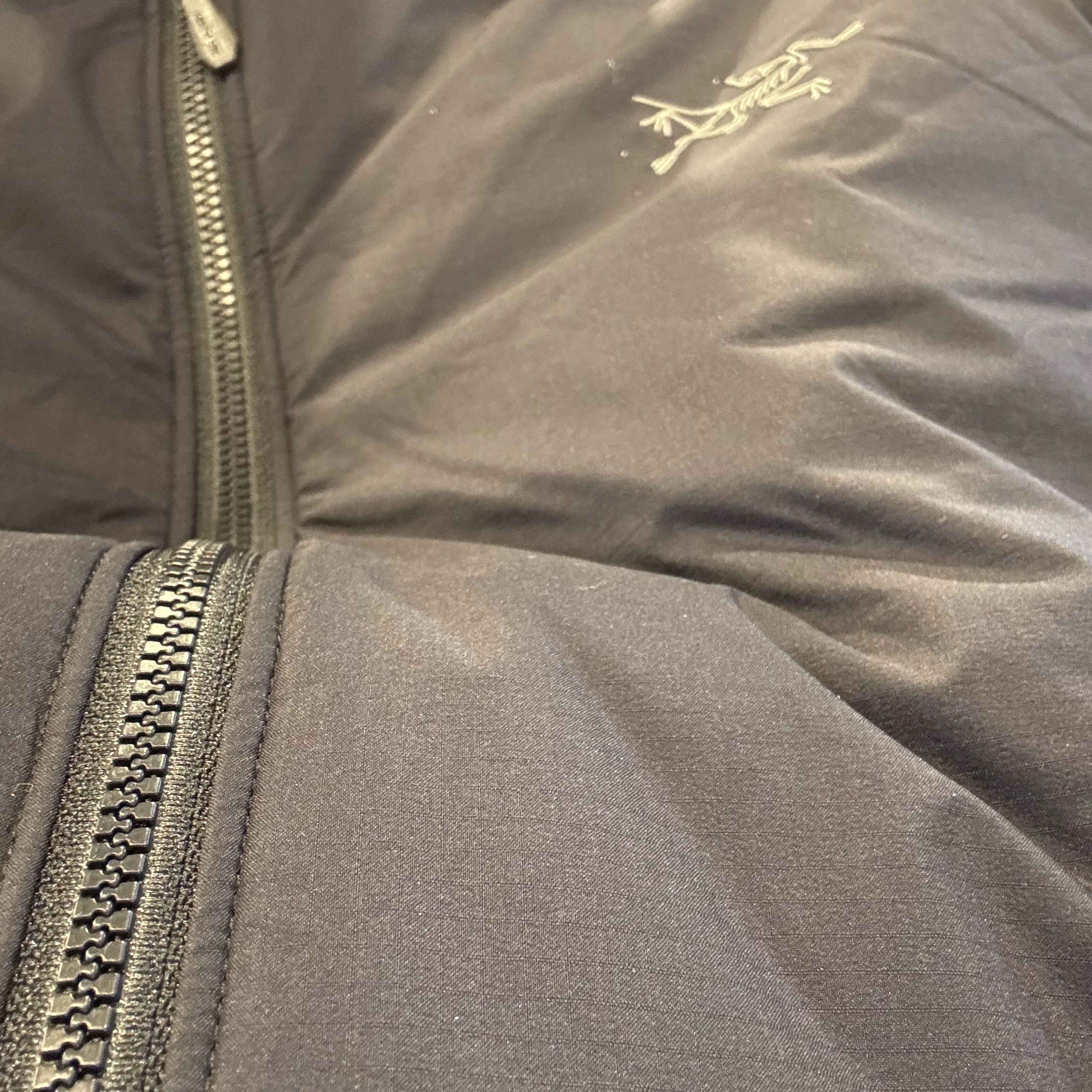 Arc'teryx Atom Heavyweight Hoody Black 착용 스타일