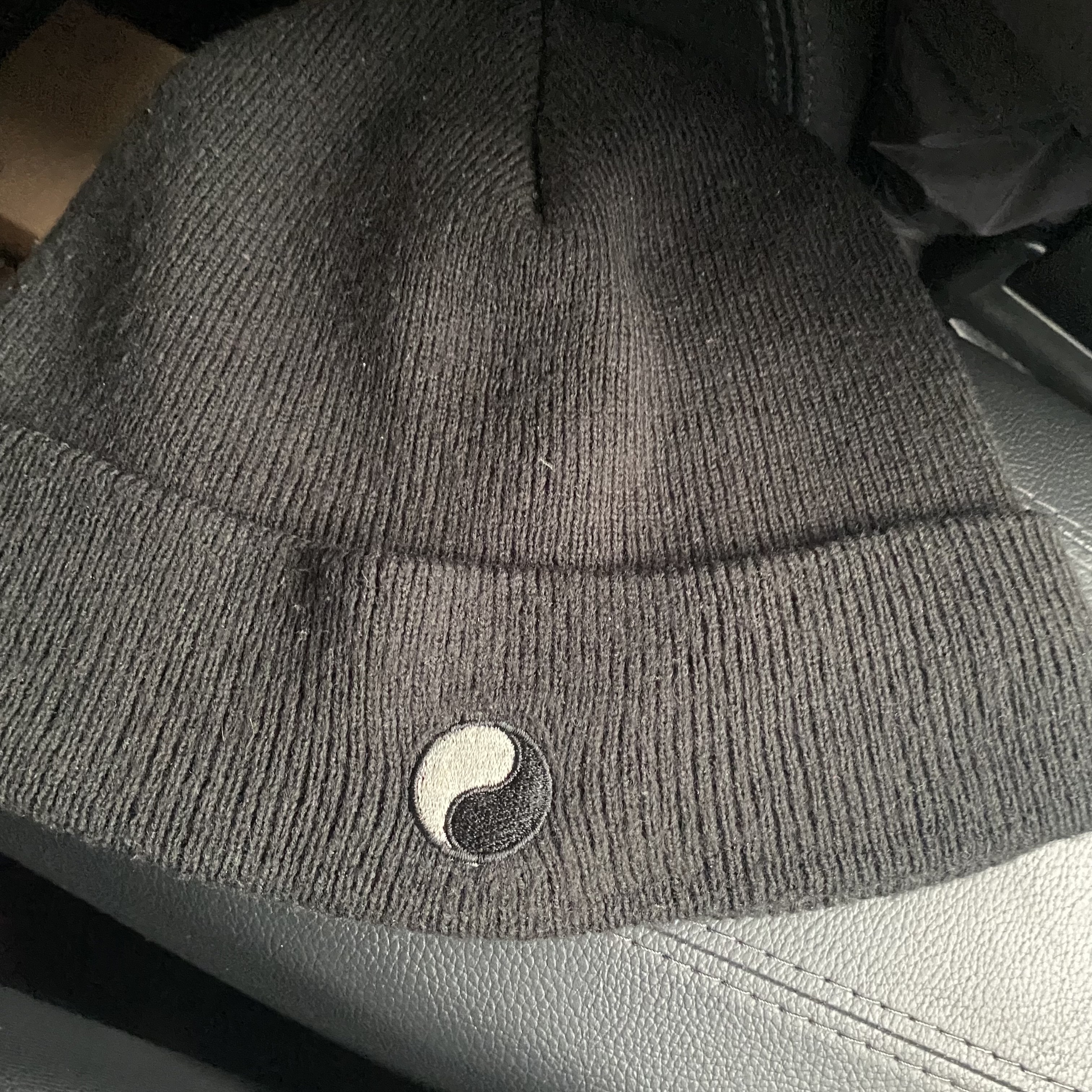Stussy x Our Legacy Yin Yang Beanie Black 착용 스타일