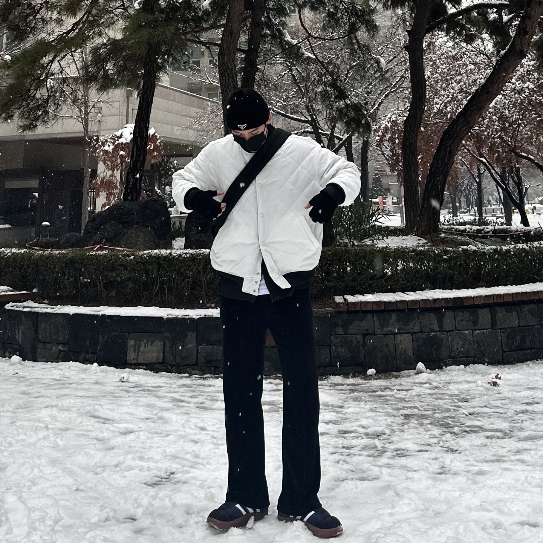 Nike x Stussy Reversible Jacket Black (FJ9153-010), Prada Wool Cashmere Beanie Black 착용 스타일 - 1