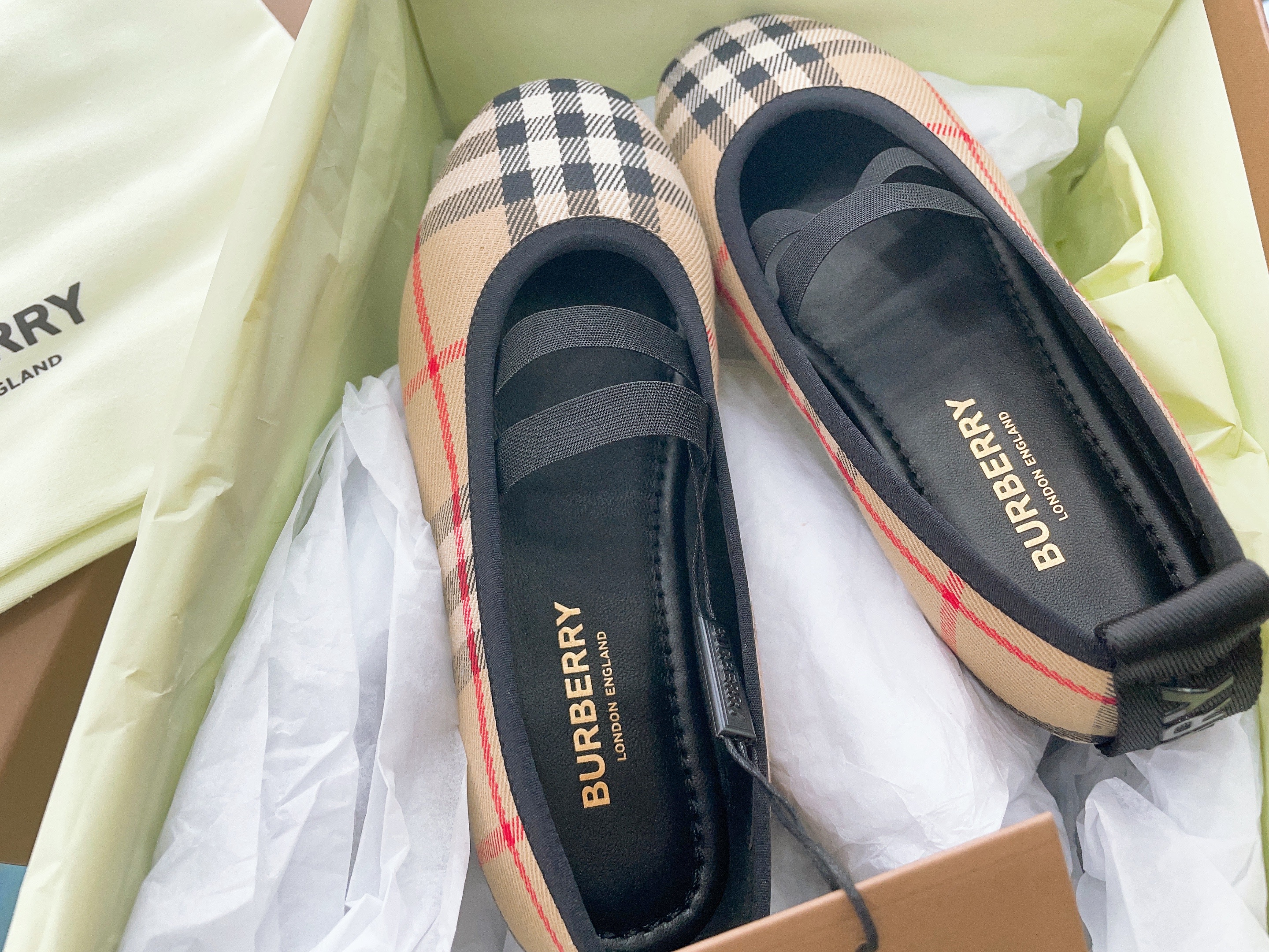(Kids) Burberry Logo Detail Vintage Check Cotton Ballerina Archive Beige 착용 스타일
