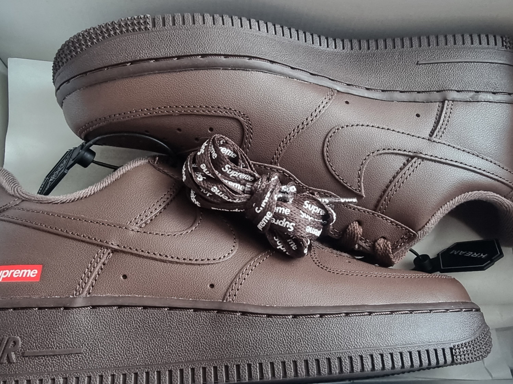 Nike x Supreme Air Force 1 Low Baroque Brown 착용 스타일 - 2