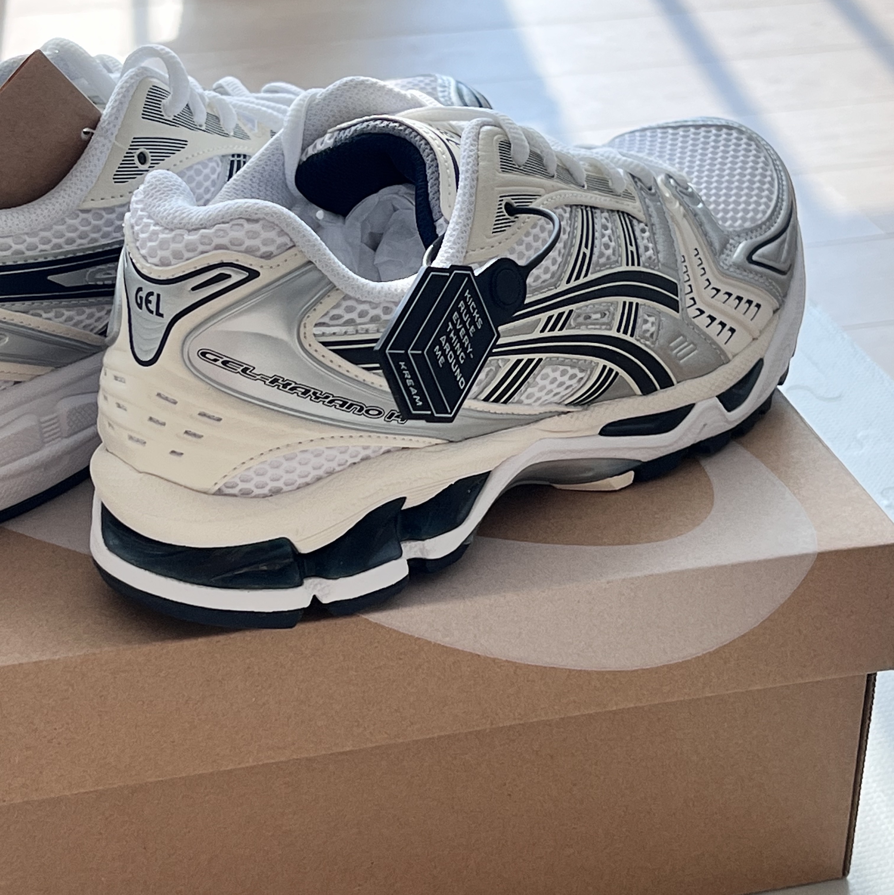 (W) Asics Gel-Kayano 14 White Midnight 착용 스타일 - 1