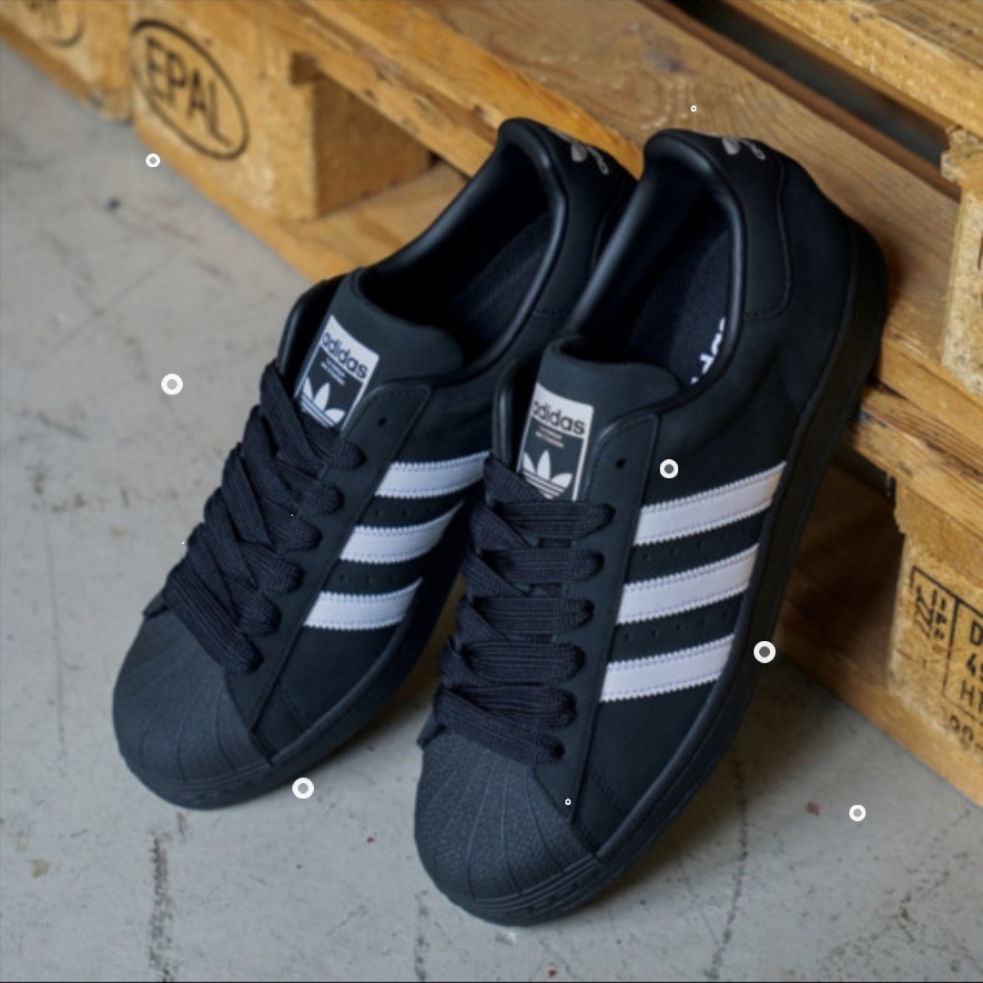 Adidas Superstar Core Black Cloud White 착용 스타일
