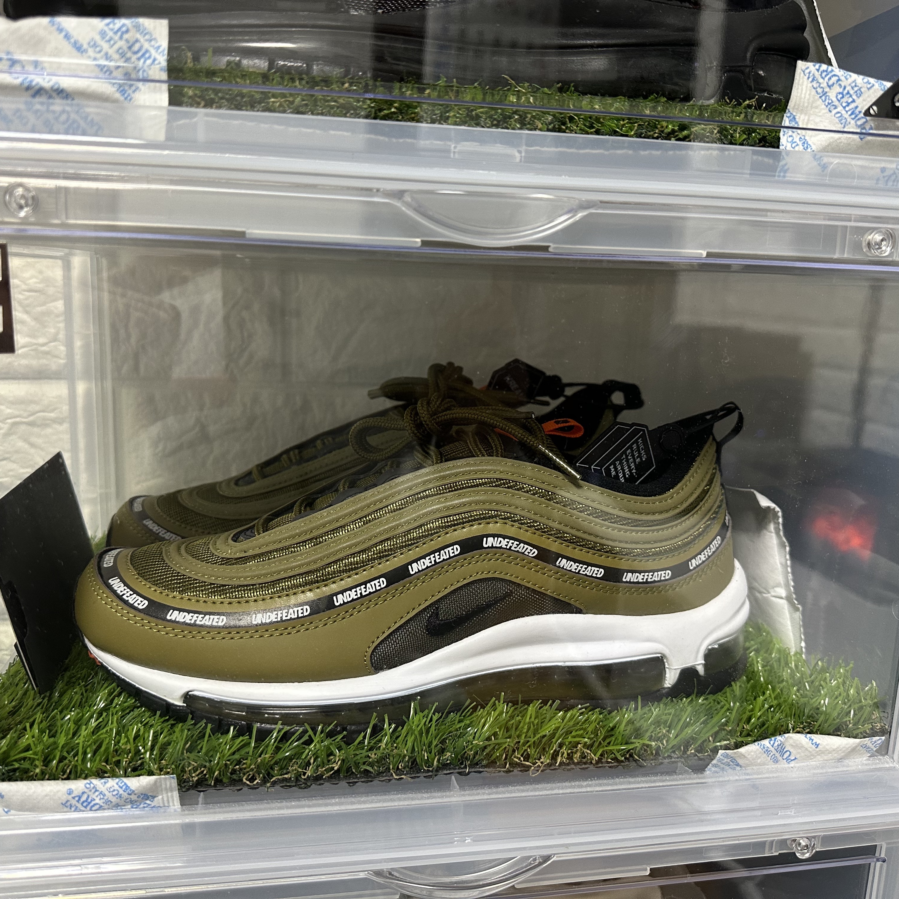 Nike x Undefeated Air Max 97 Militia Green 착용 스타일 - 1