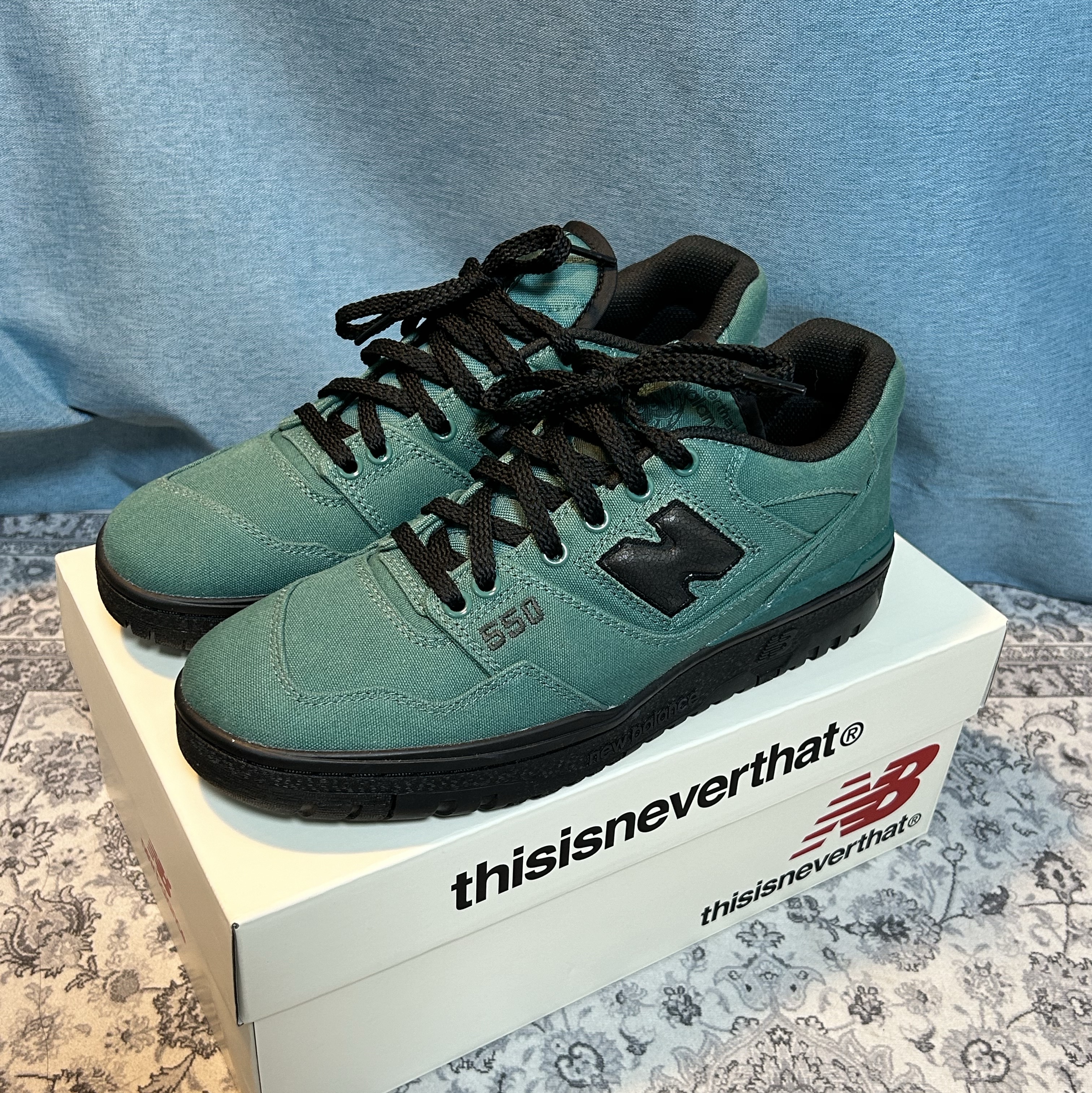 New Balance x Thisisneverthat 550 Green Black 착용 스타일 - 1