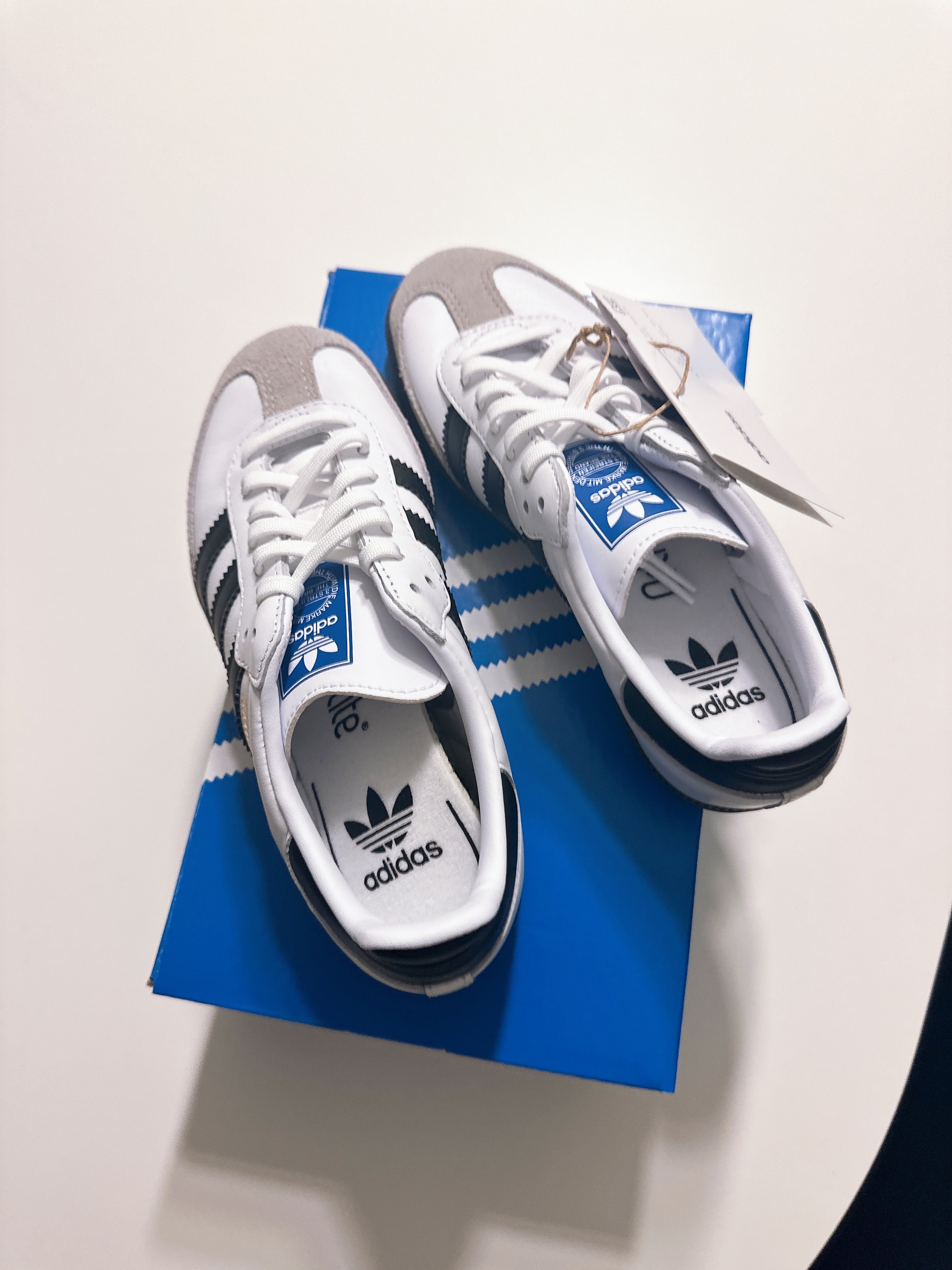 (C) Adidas Samba OG Cloud White Core Black 착용 스타일