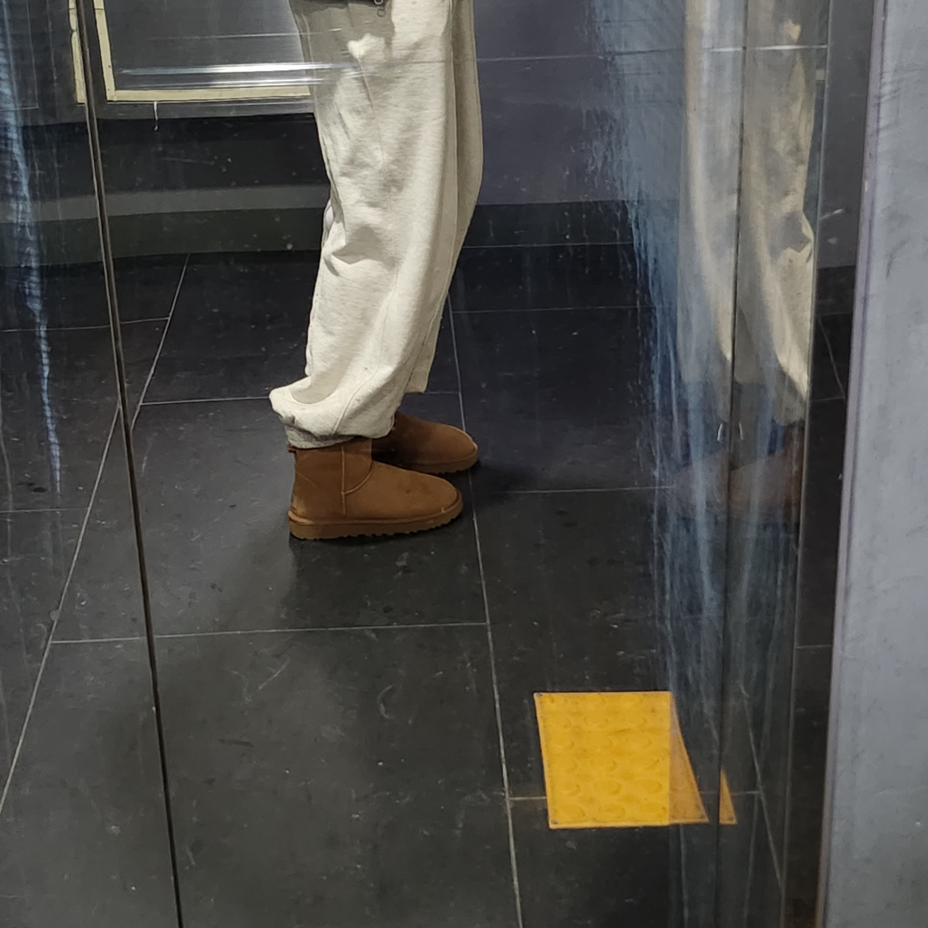 (W) UGG Classic Mini II Boots Chestnut 착용 스타일