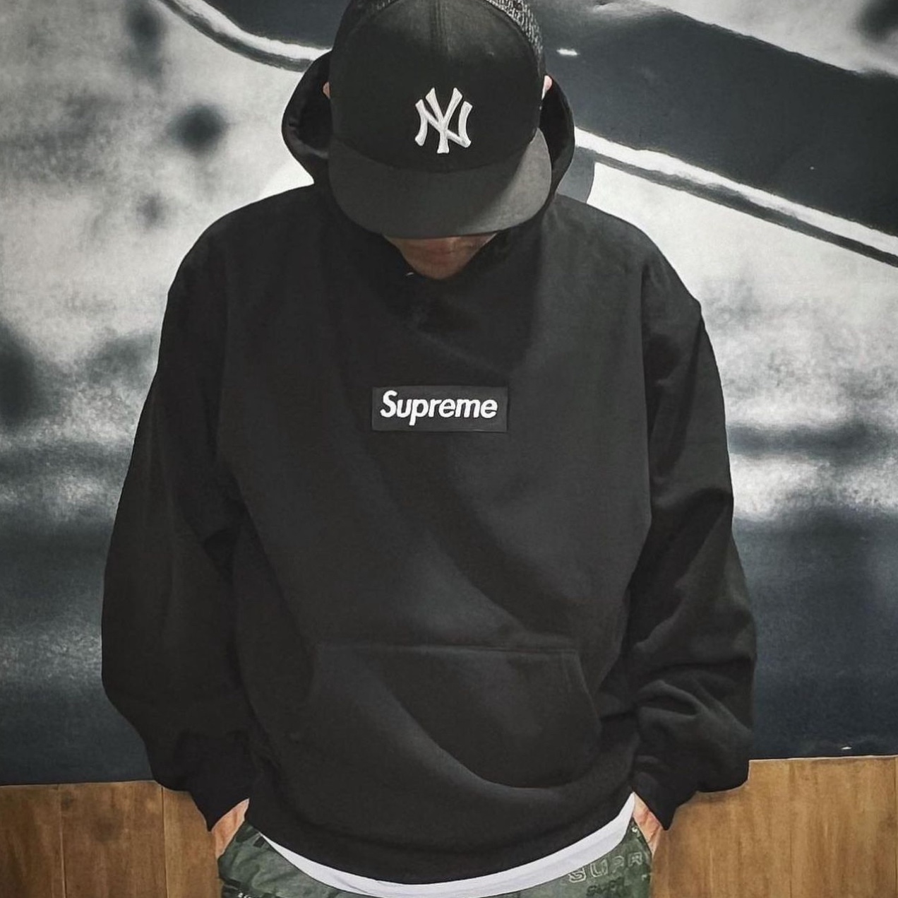 Supreme Box Logo Hooded Sweatshirt Black - 23FW, Supreme Box Logo Hooded Sweatshirt Blue - 23FW 착용 스타일 - 2