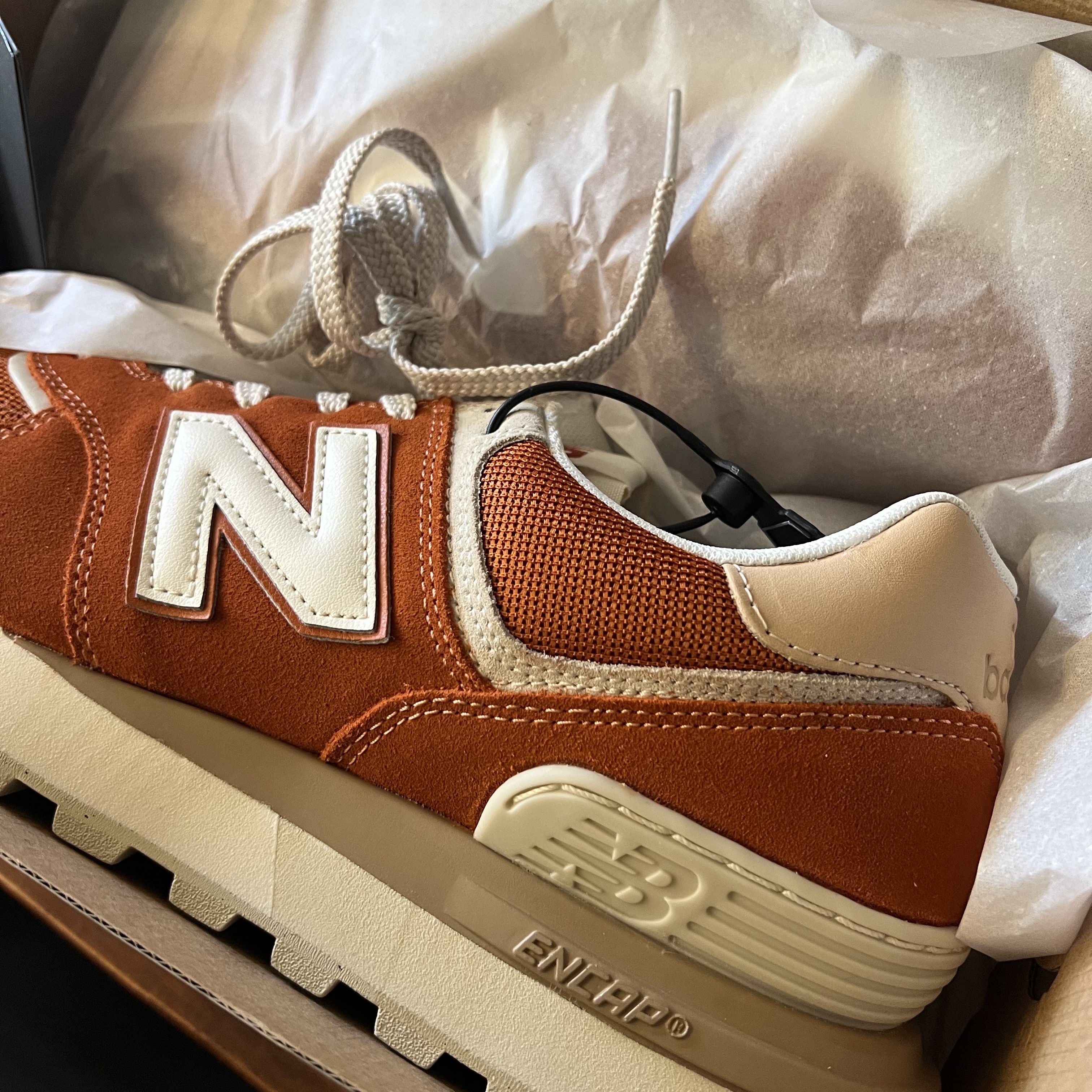 New Balance 574 Legacy Brown White 착용 스타일