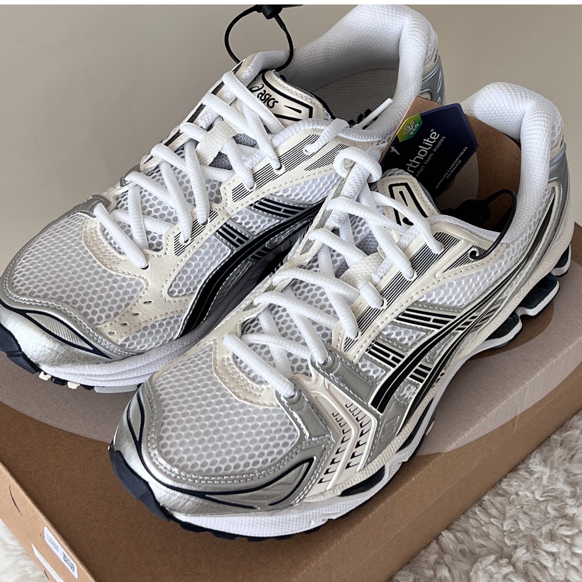 (W) Asics Gel-Kayano 14 White Midnight 착용 스타일 - 3