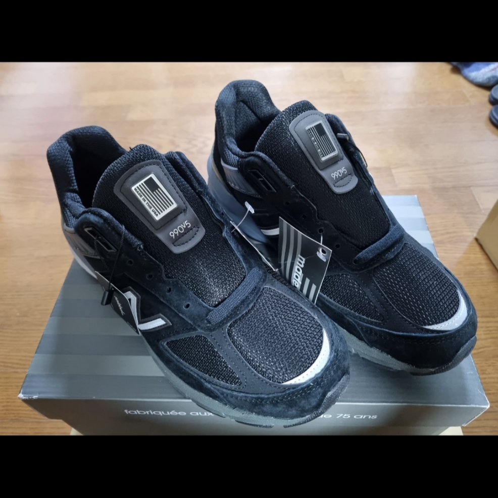 (W) New Balance 990v5 Made in USA Black - B Standard 착용 스타일 - 1