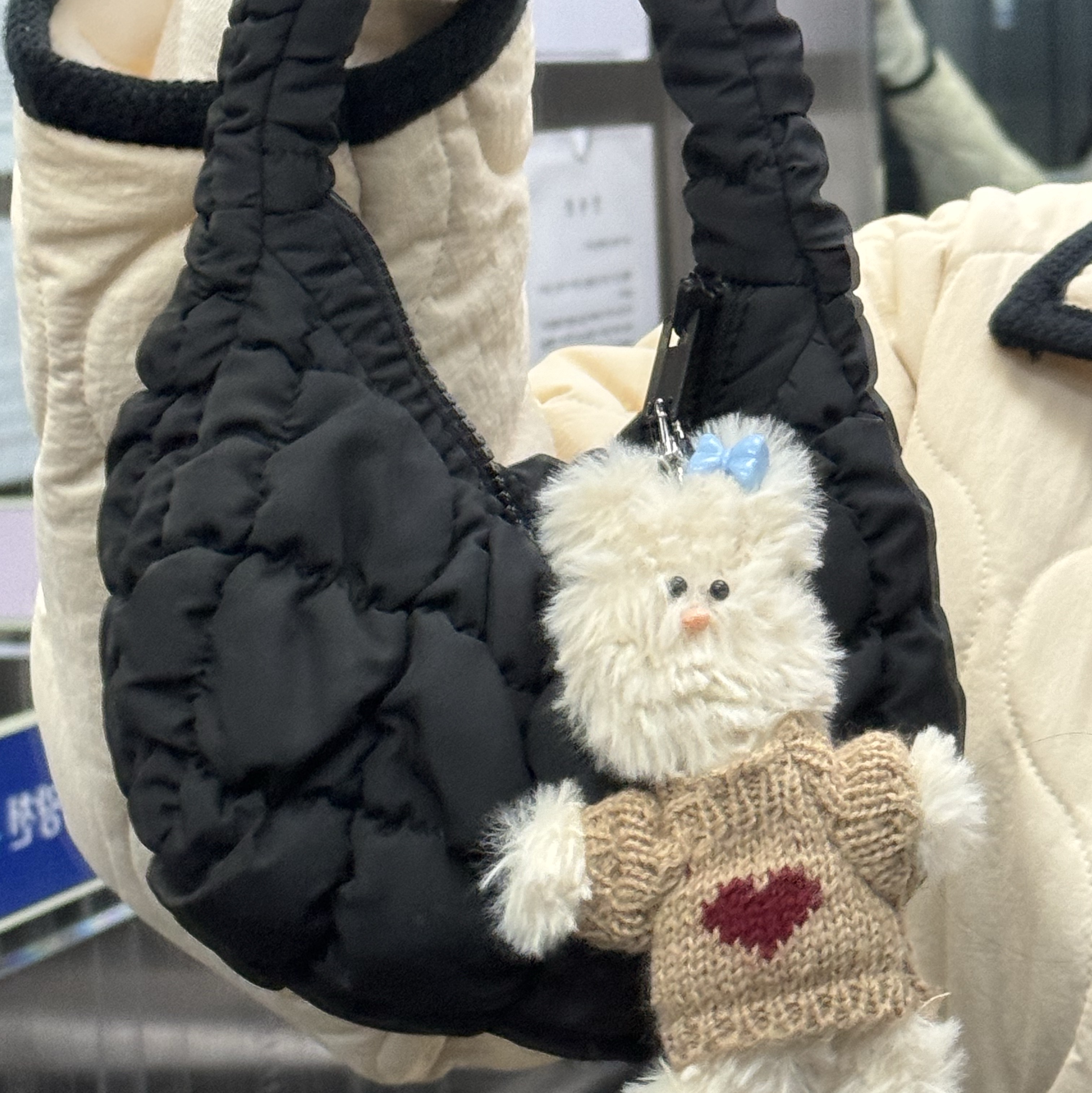 COS Quilted Micro Bag Black 착용 스타일