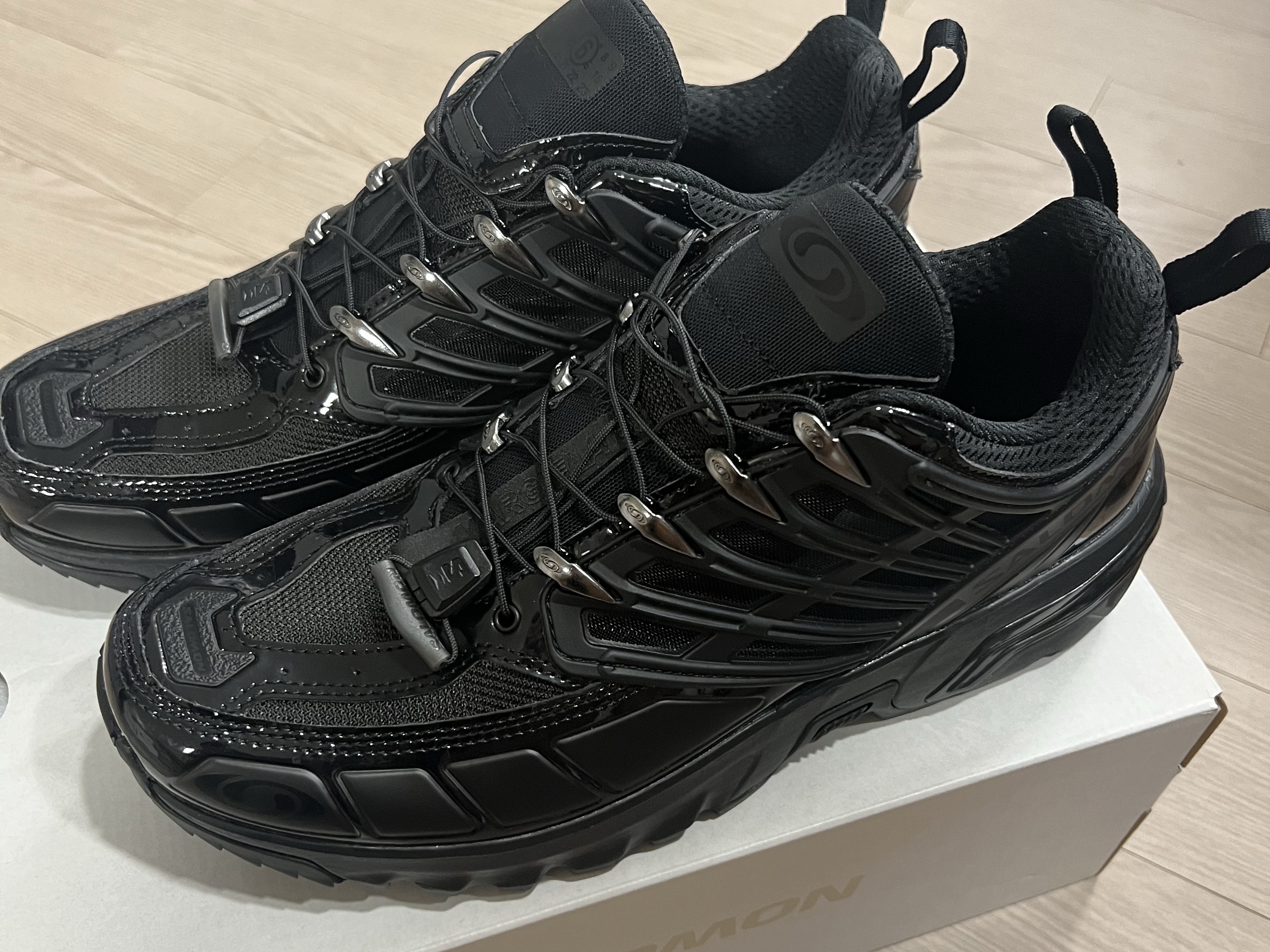 Salomon x MM6 Maison Margiela ACS Pro ADV Black Quiet Shade 착용 스타일