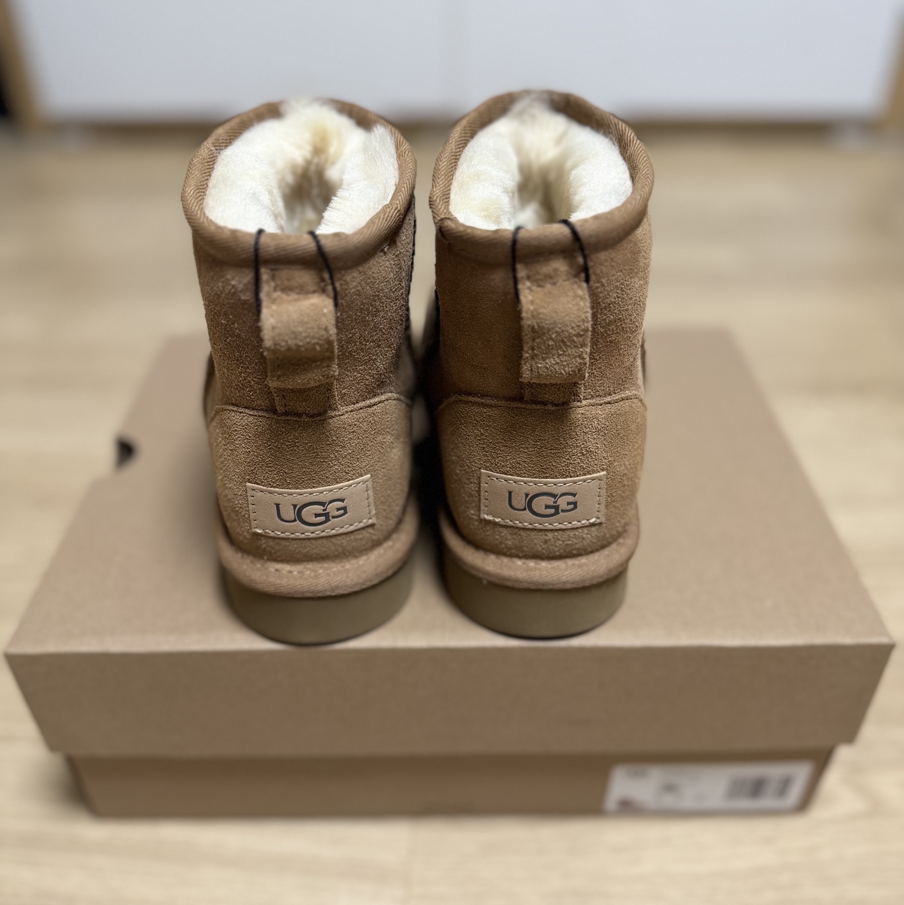 (W) UGG Classic Mini II Boots Chestnut 착용 스타일 - 2