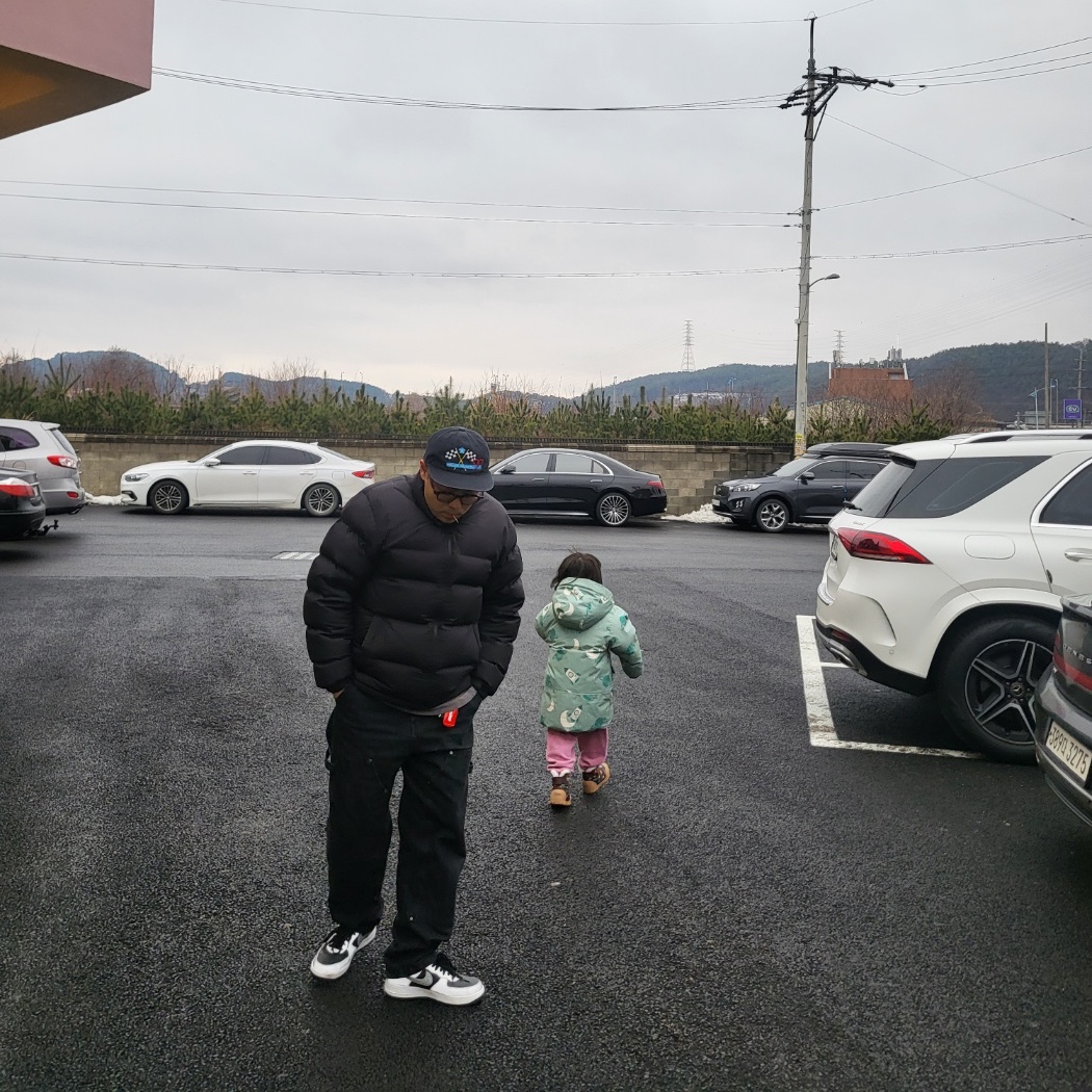 The North Face 1992 Nuptse Jacket Black, Nike Air Force 1 B Silver Snake 착용 스타일 - 2