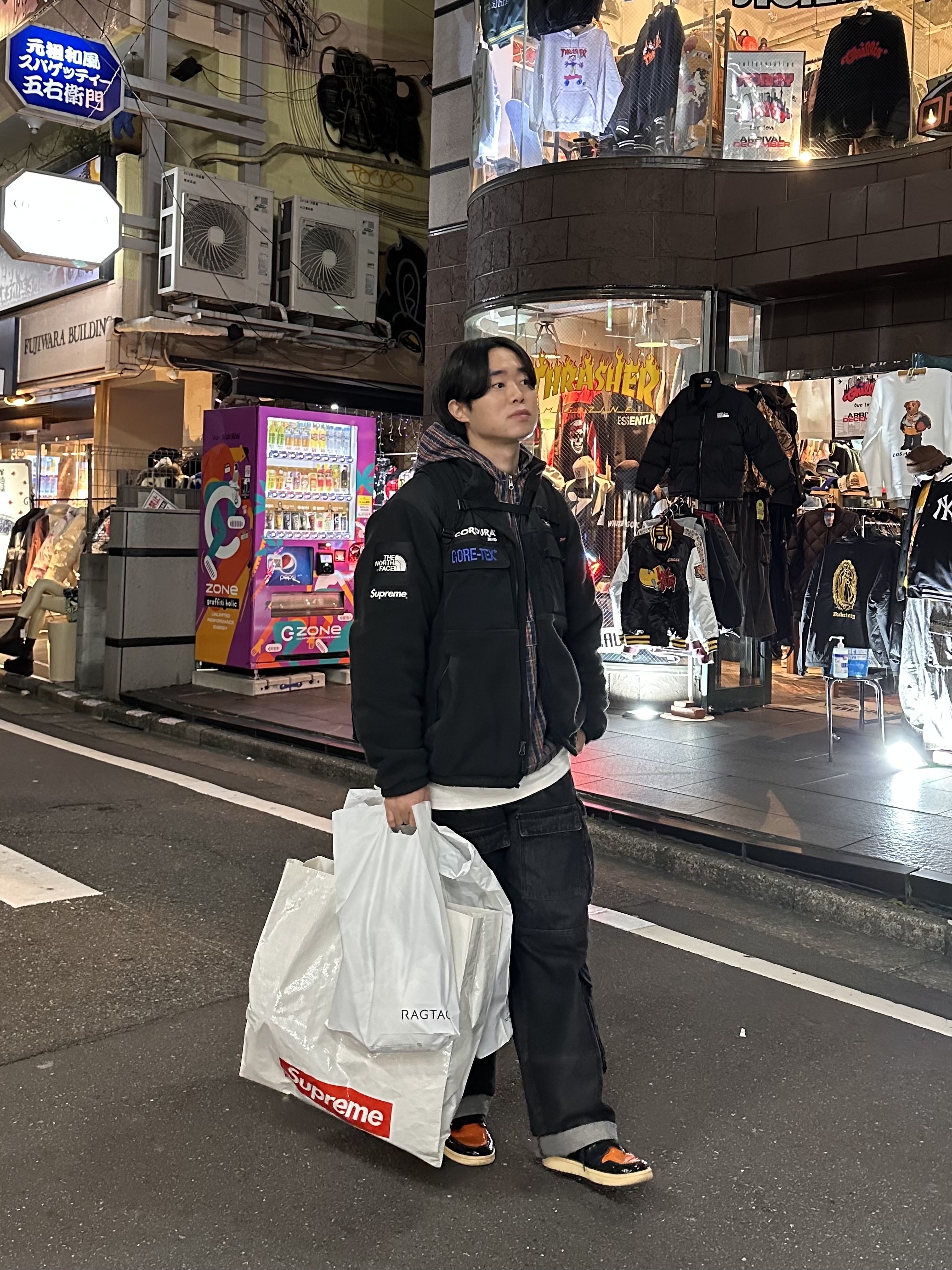 Supreme x The North Face Expedition Fleece Jacket Black - 18FW, Jordan 1 Retro High Shattered Backboard 3.0 착용 스타일 - 2