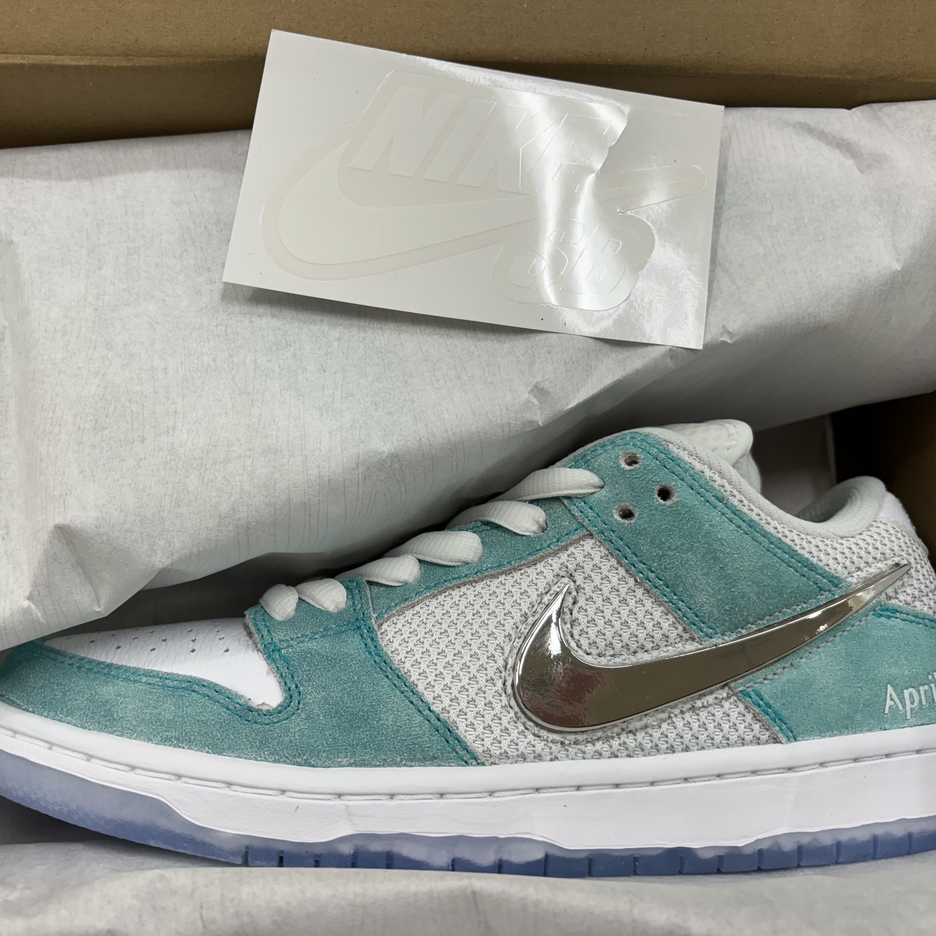 Nike x April Skateboards SB Dunk Low Pro QS Racer Blue Metallic Silver 착용 스타일