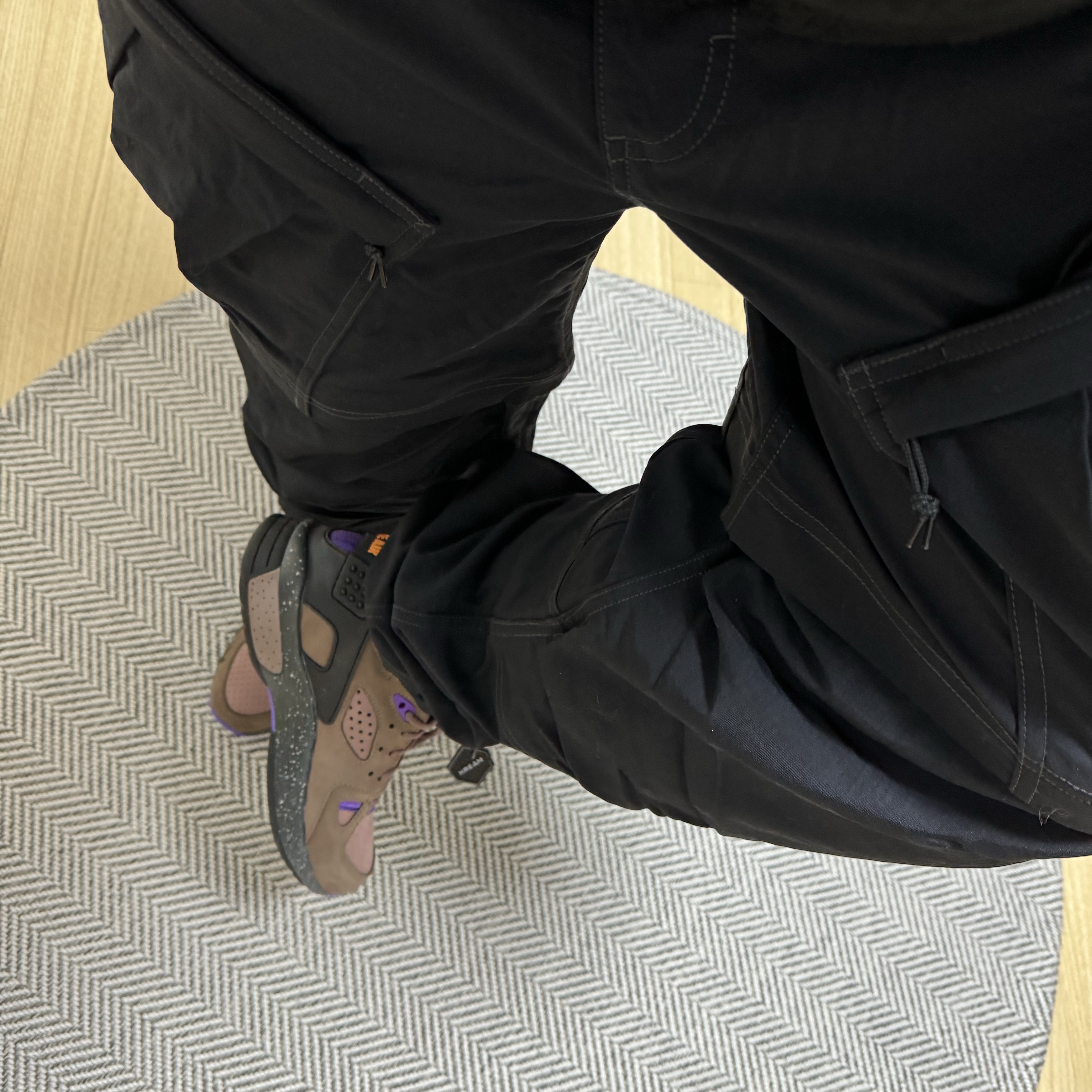 Nike ACG Air Mowabb Trails End Brown 2021, Nike ACG Smith Summit Cargo Pants Black - Asia 착용 스타일 - 1
