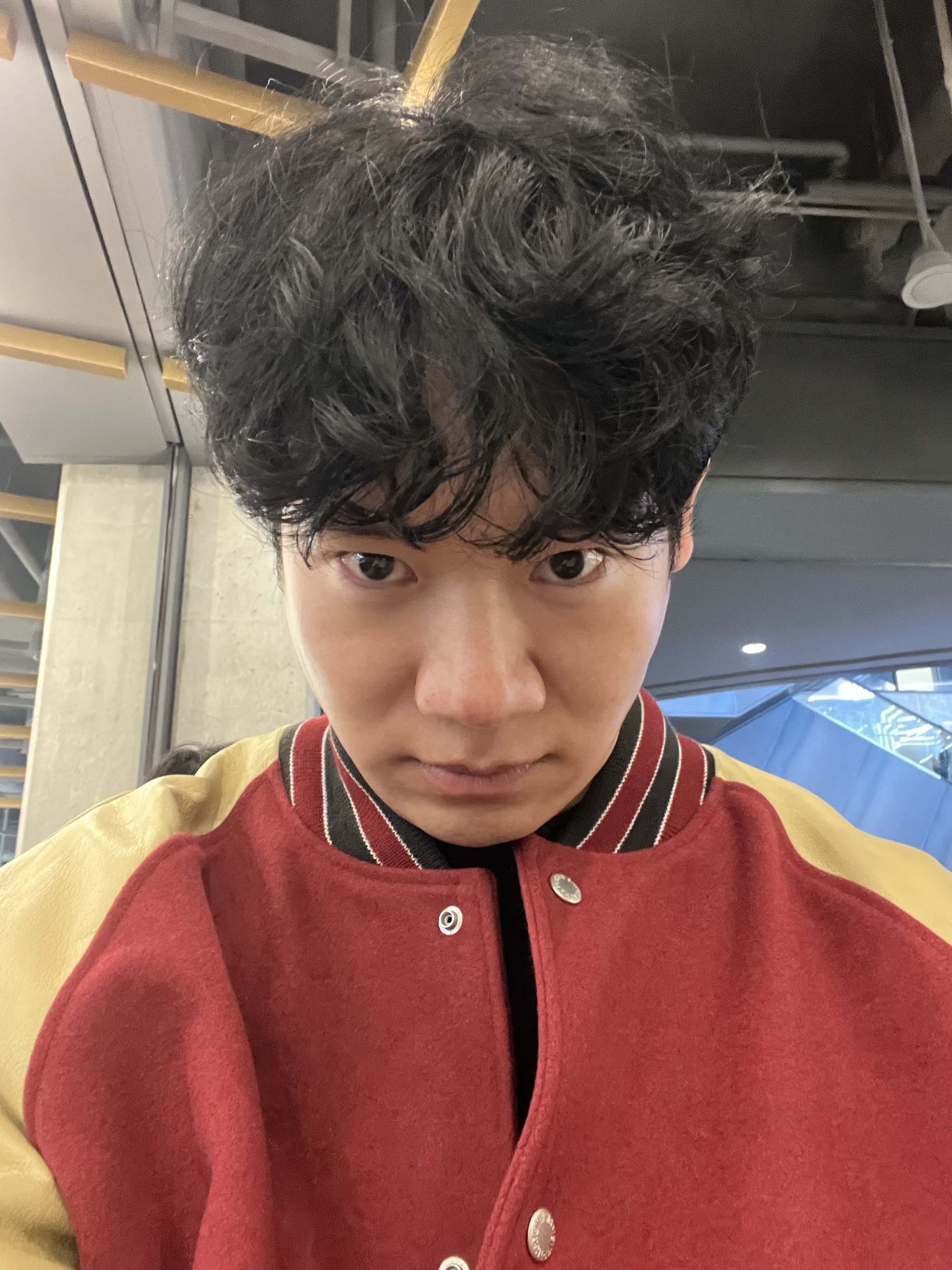 디스이즈네버댓 하라주쿠 래글런 바시티 자켓 레드 착용 스타일 - 6