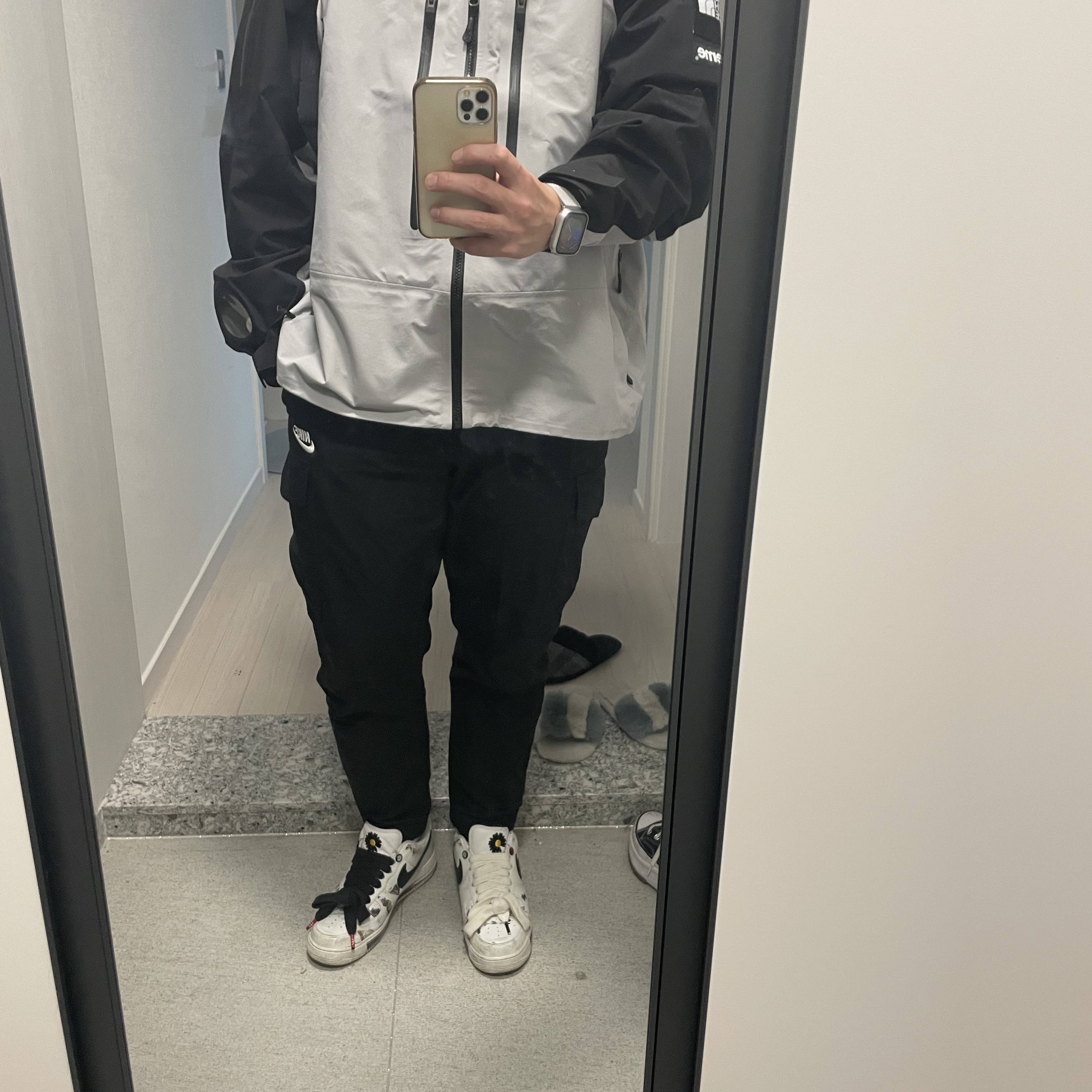 Supreme x The North Face Taped Seam Shell Jacket Grey - 22FW, Nike x Peaceminusone Air Force 1 Low Para-Noise 2.0 착용 스타일