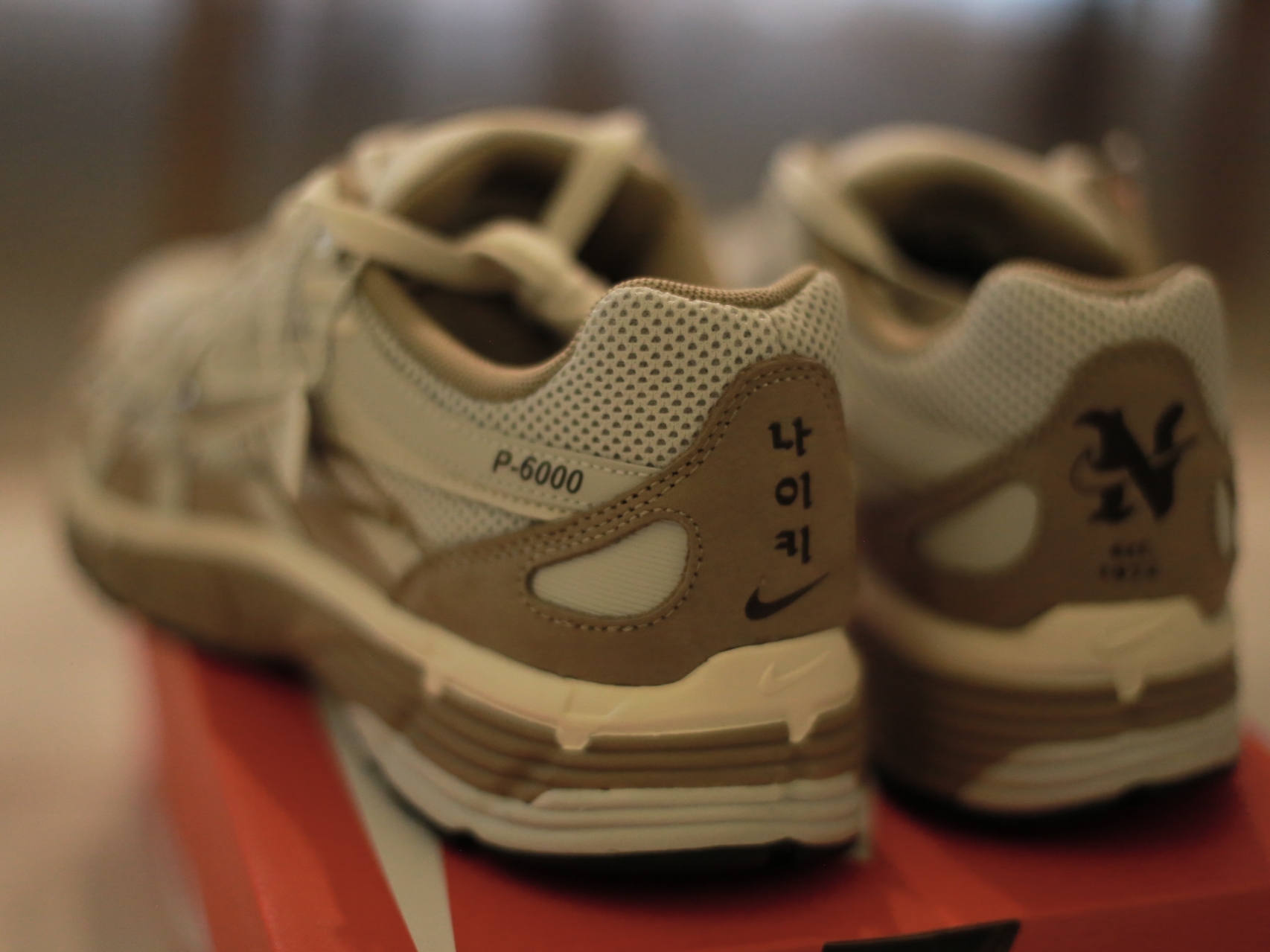 Nike P-6000 PRM Hangul Day Photon Dust Khaki 착용 스타일 - 3