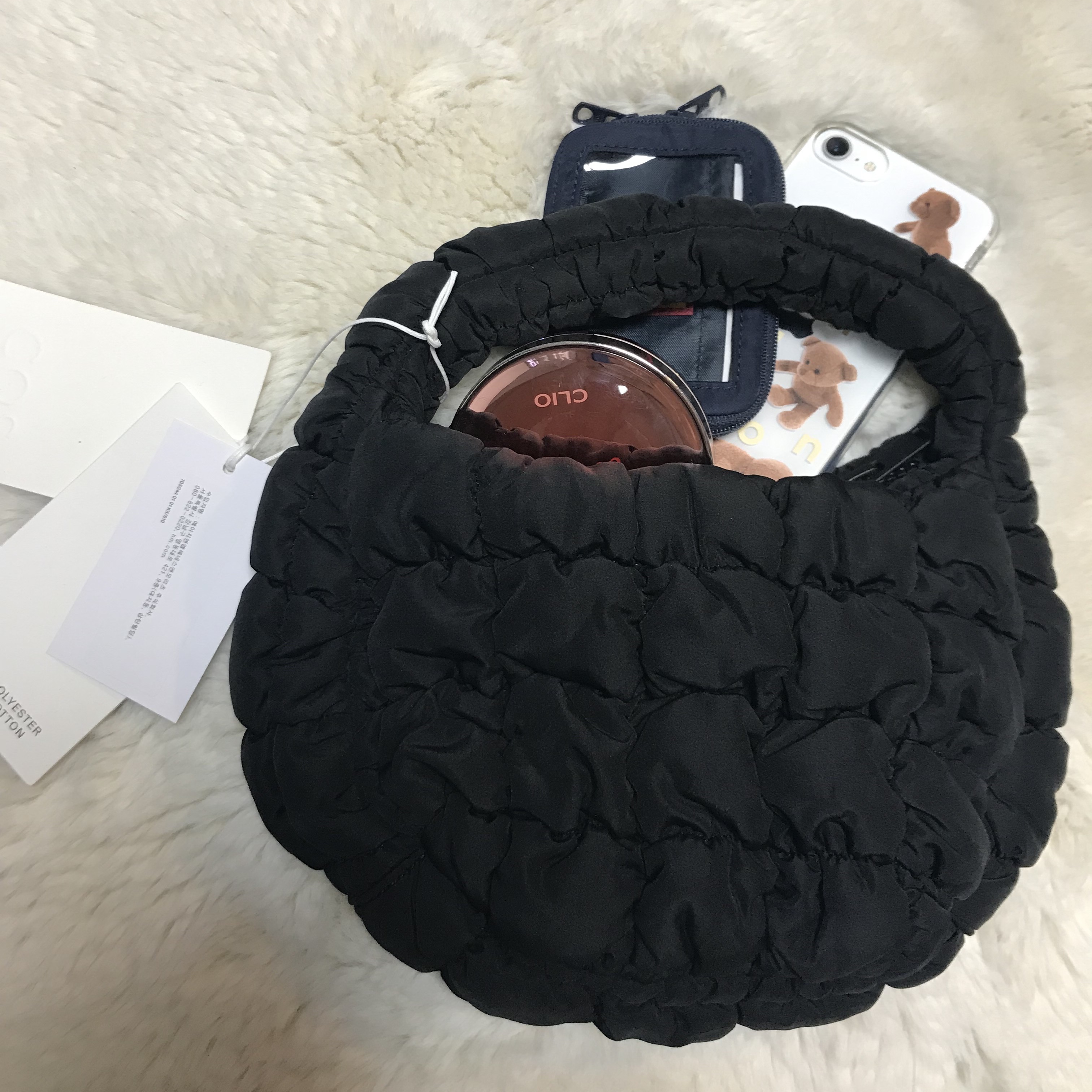 COS Quilted Micro Bag Black 착용 스타일
