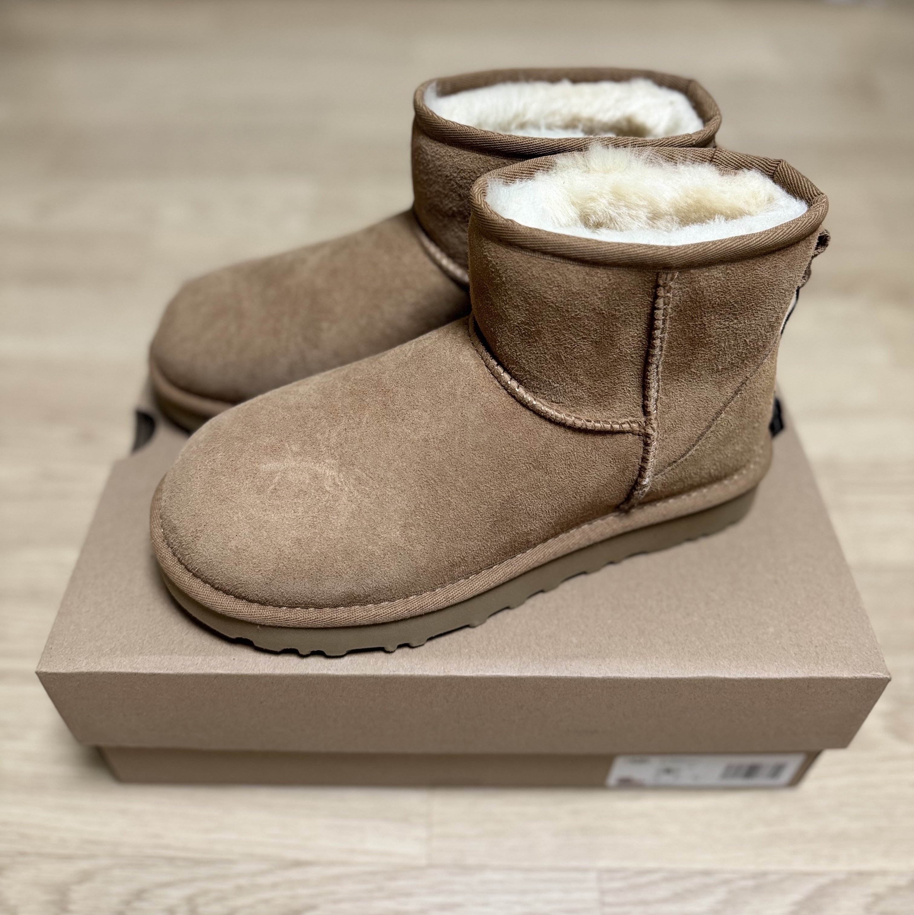 (W) UGG Classic Mini II Boots Chestnut 착용 스타일 - 1