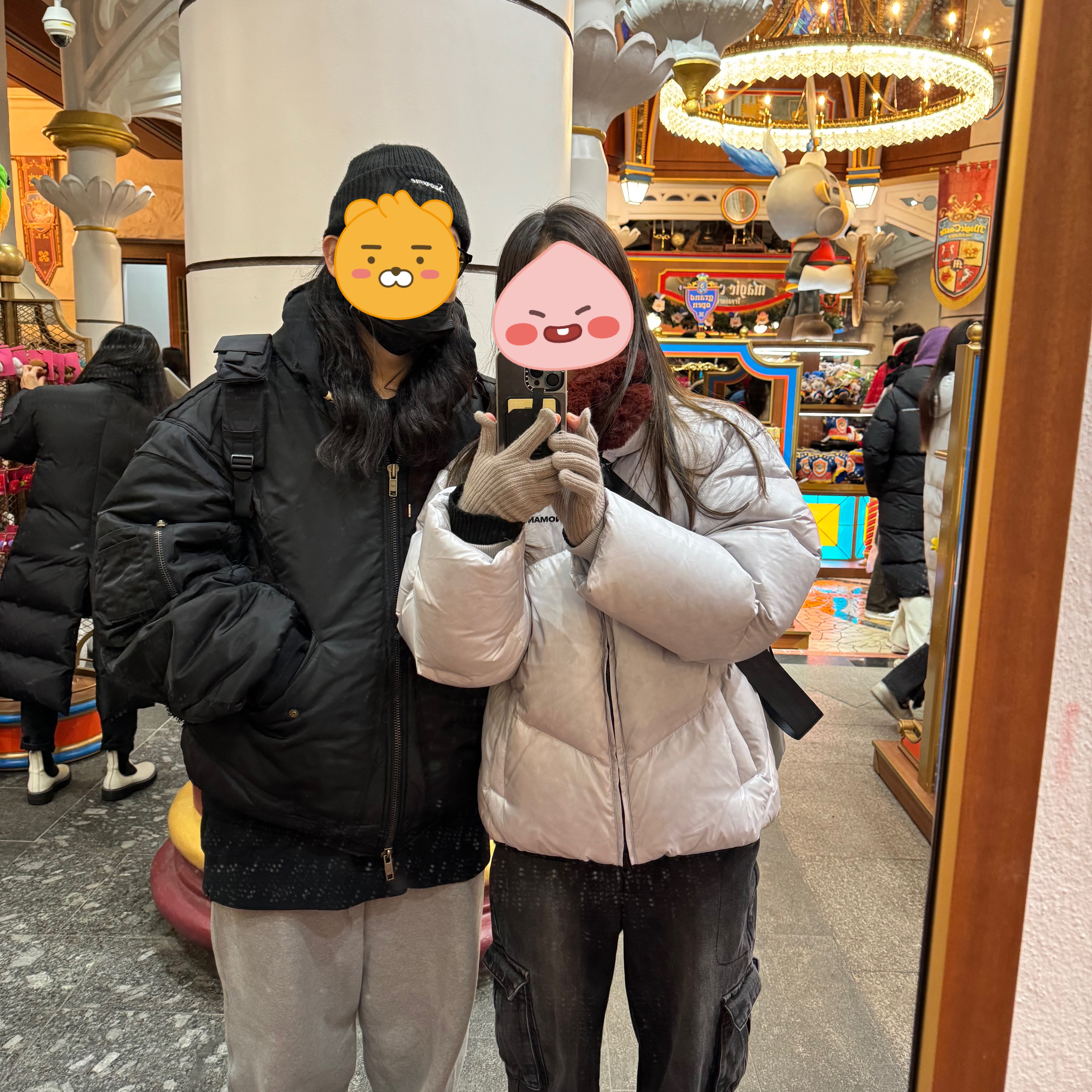 Adidas Yeezy QNTM Lifestyle, Nike x Stussy NRG Fleece Pants Dark Grey Heather (DO9340-063) 착용 스타일 - 2