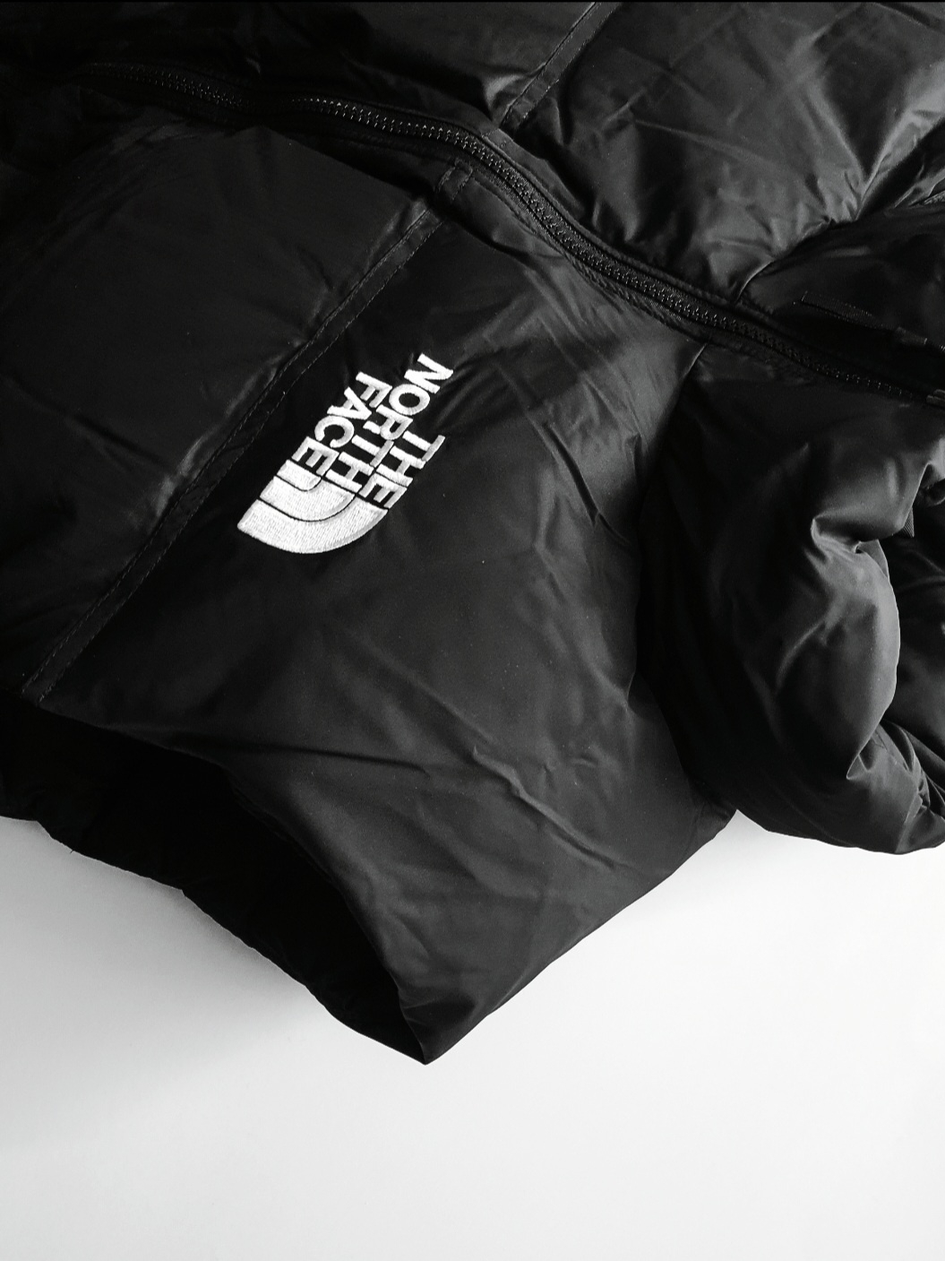 The North Face 1996 Retro Nuptse Vest Black 착용 스타일