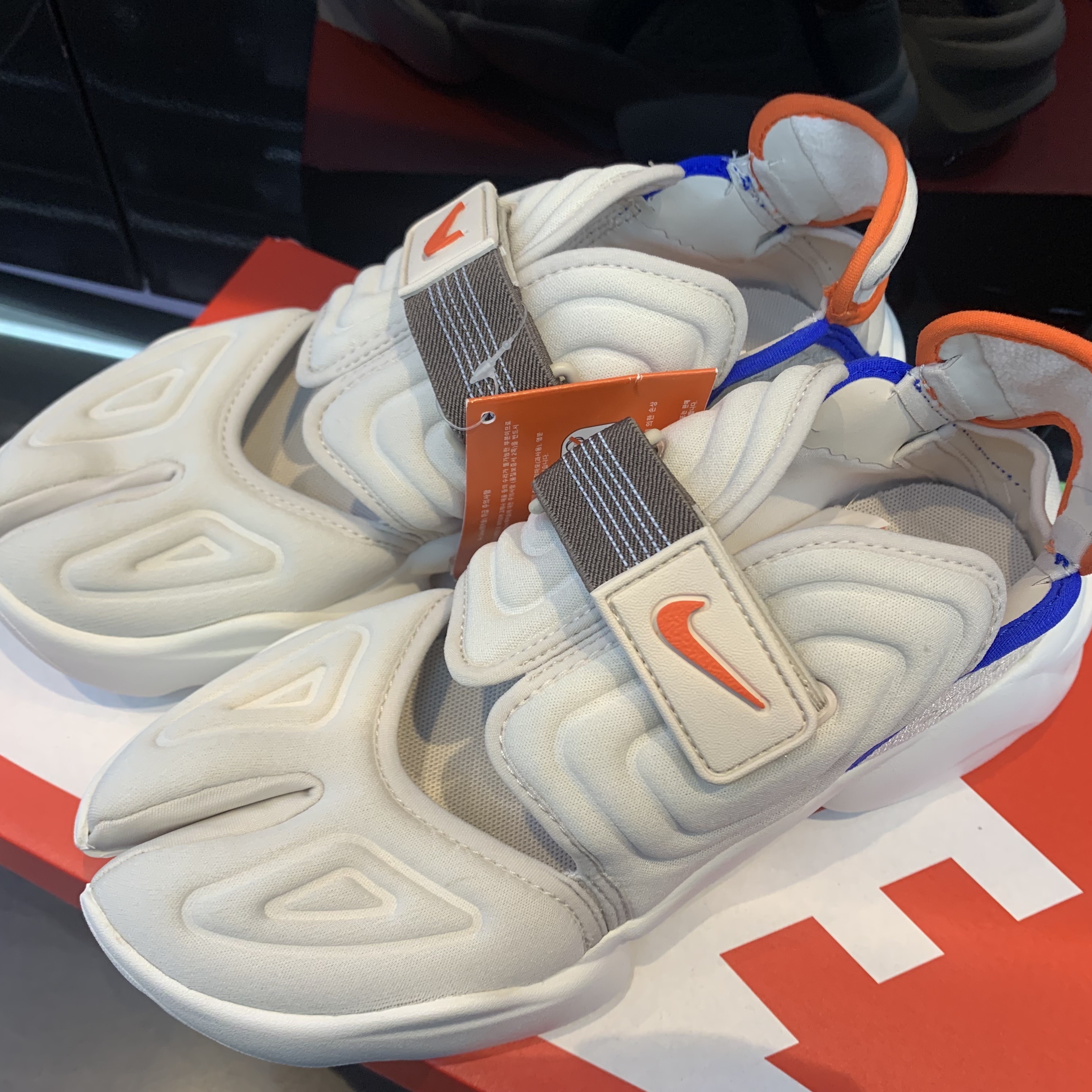(W) Nike Aqua Rift PRM Light Orewood Brown 착용 스타일 - 1