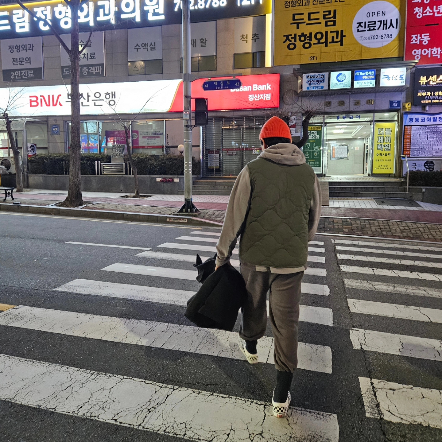 Vans Slip-On VR3 Checkerboard Black Marshmallow, Nike ACG Polartec Wolf Tree Pants Ironstone - Asia 착용 스타일 - 5